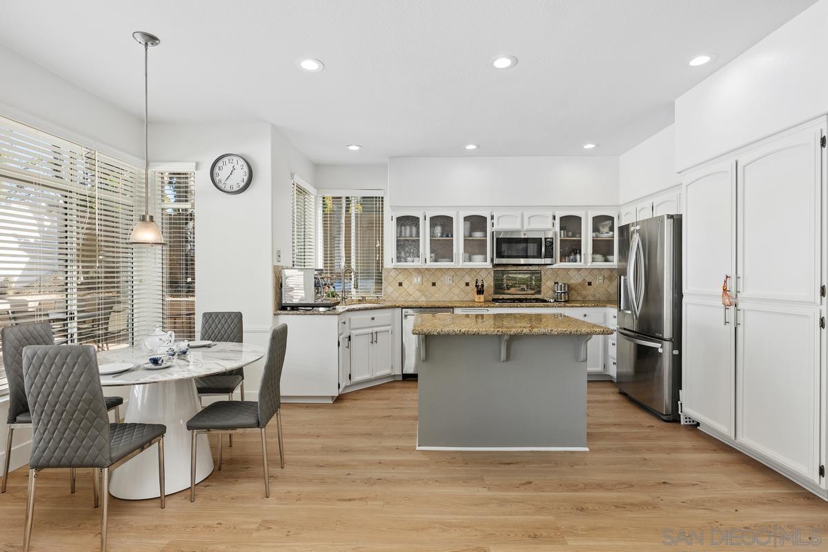 Detail Gallery Image 13 of 51 For 4802  Baroque Terrace, Oceanside,  CA 92057 - 4 Beds | 3 Baths