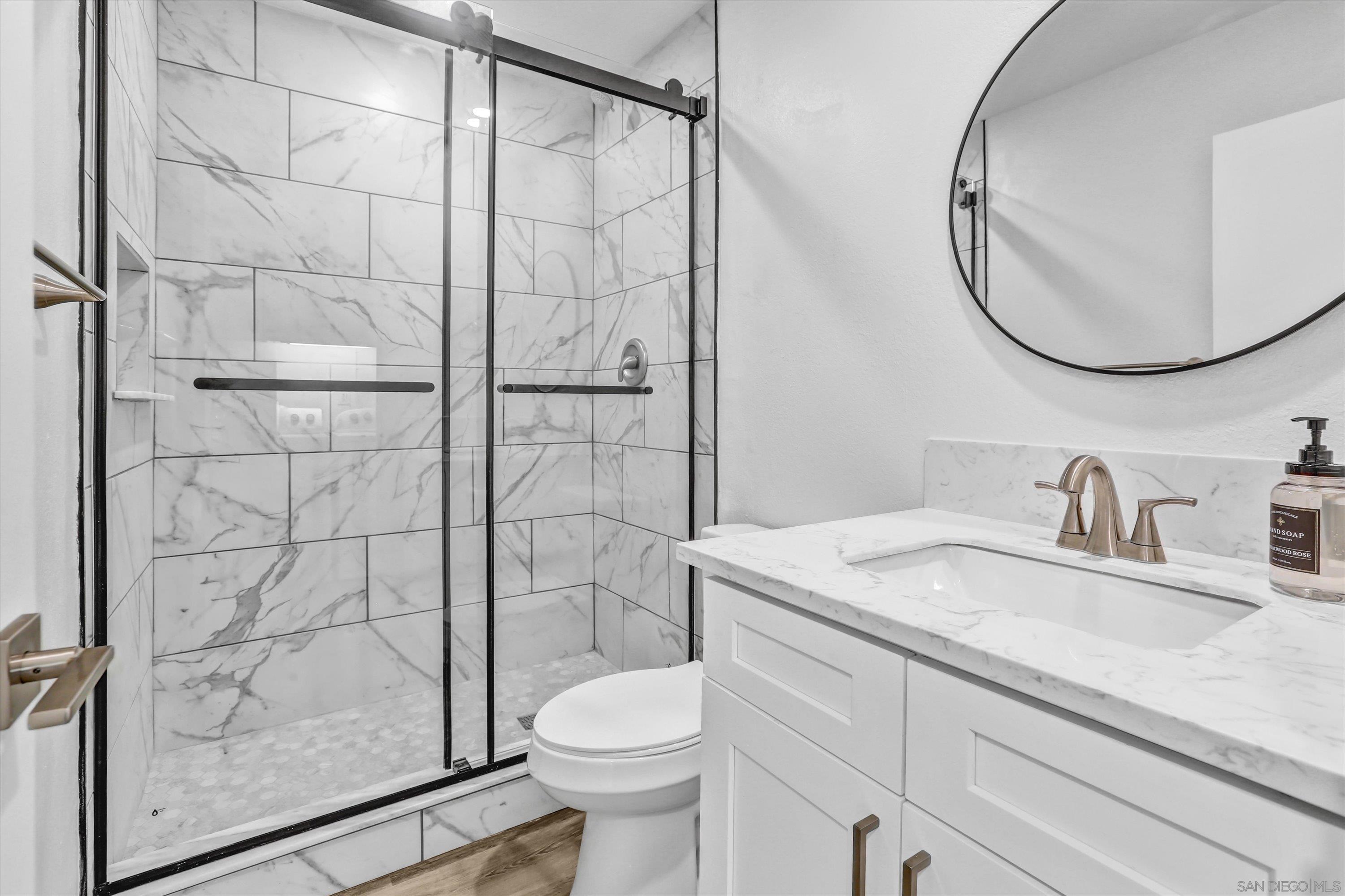 Detail Gallery Image 14 of 31 For 6933  Camino Degrazia, San Diego,  CA 92111 - 3 Beds | 3 Baths