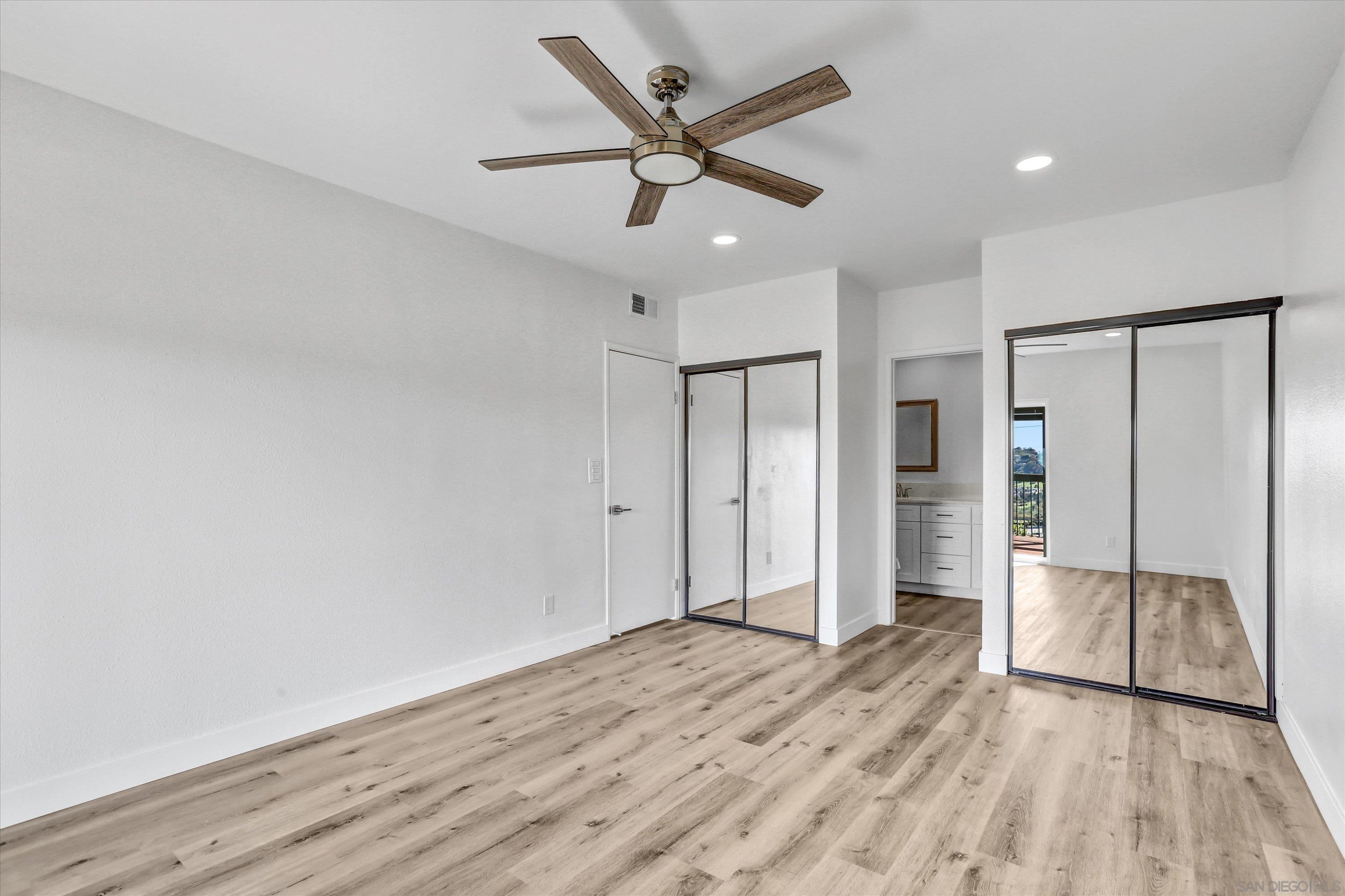 Detail Gallery Image 21 of 31 For 6933  Camino Degrazia, San Diego,  CA 92111 - 3 Beds | 3 Baths