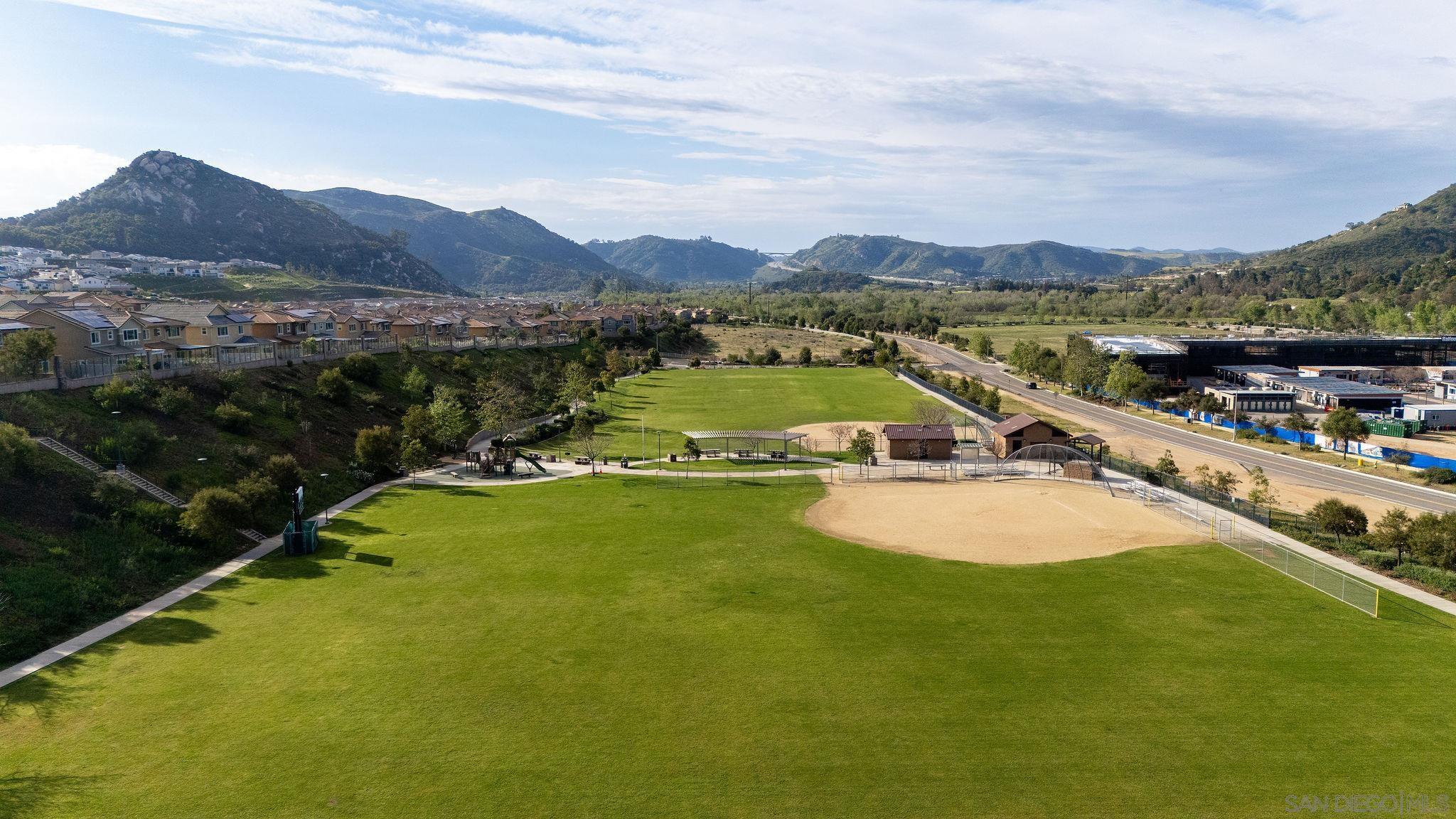 Detail Gallery Image 30 of 31 For 35875  Esperia Way, Fallbrook,  CA 92028 - 4 Beds | 3 Baths