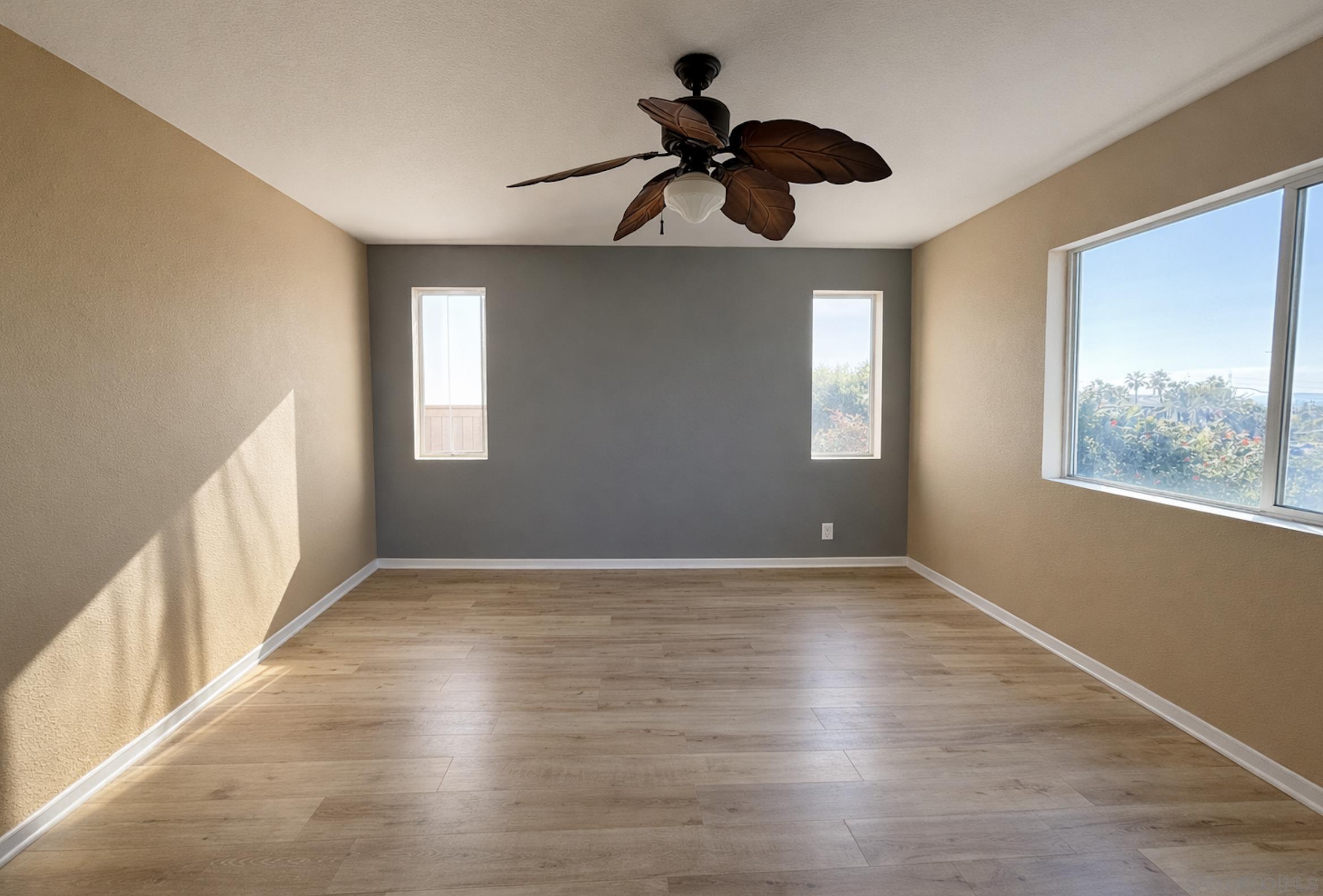 Detail Gallery Image 10 of 11 For 700  Rocking Horse Dr, Chula Vista,  CA 91914 - 3 Beds | 2/1 Baths