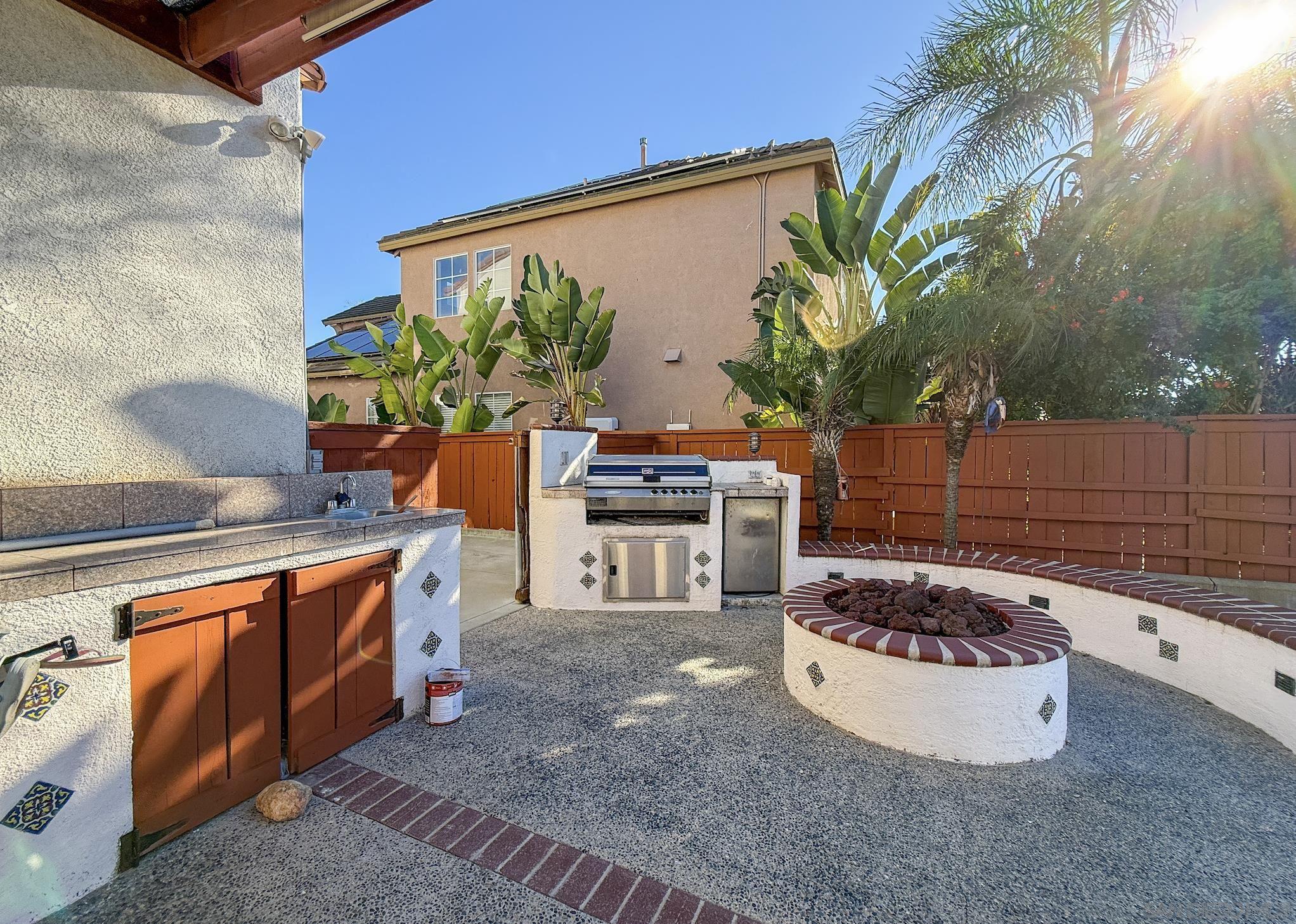 Detail Gallery Image 4 of 25 For 700  Rocking Horse Dr, Chula Vista,  CA 91914 - 3 Beds | 2/1 Baths