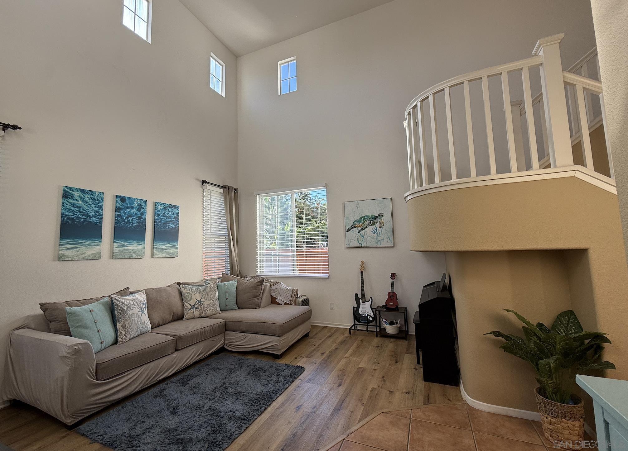 Detail Gallery Image 6 of 11 For 700  Rocking Horse Dr, Chula Vista,  CA 91914 - 3 Beds | 2/1 Baths