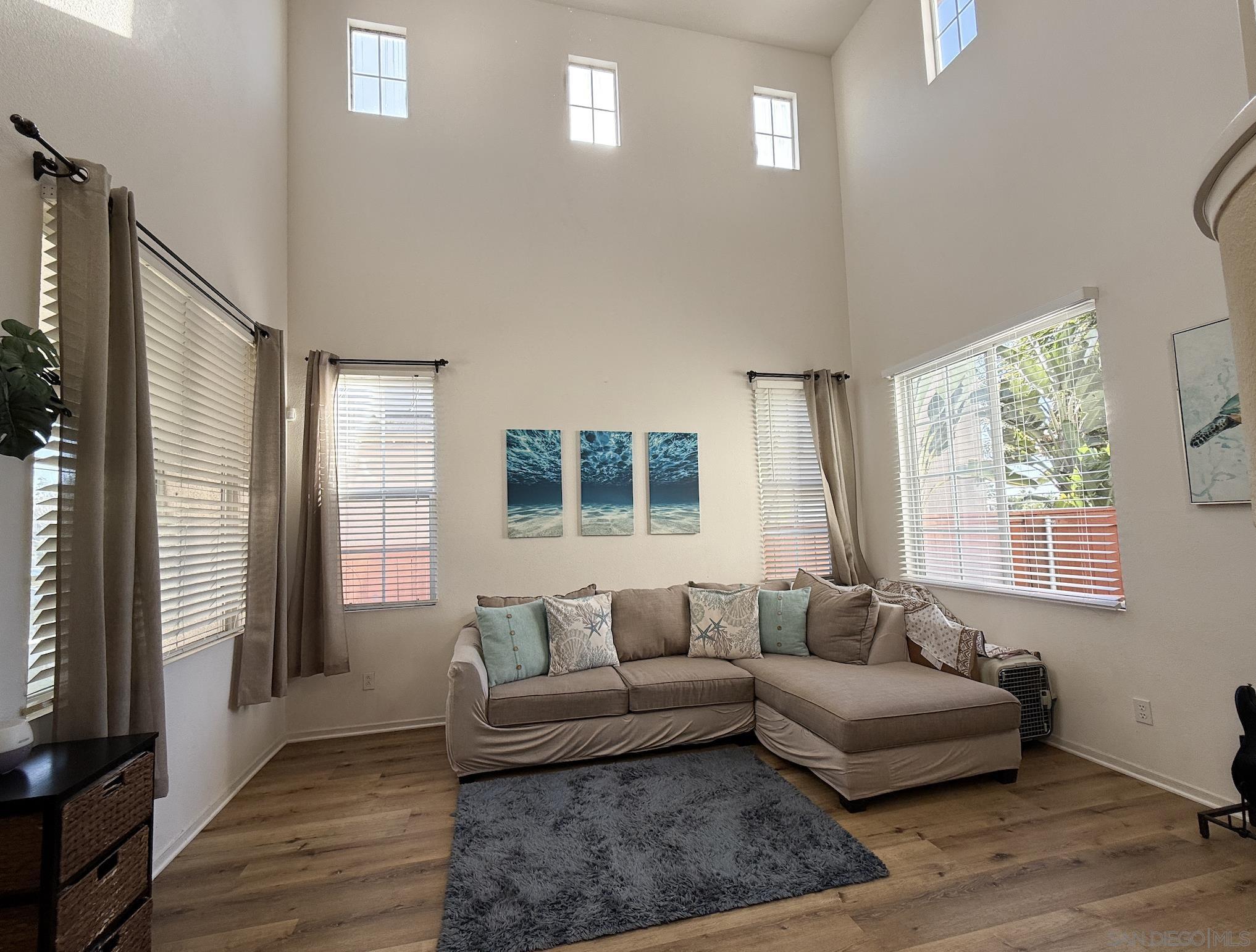 Detail Gallery Image 8 of 25 For 700  Rocking Horse Dr, Chula Vista,  CA 91914 - 3 Beds | 2/1 Baths