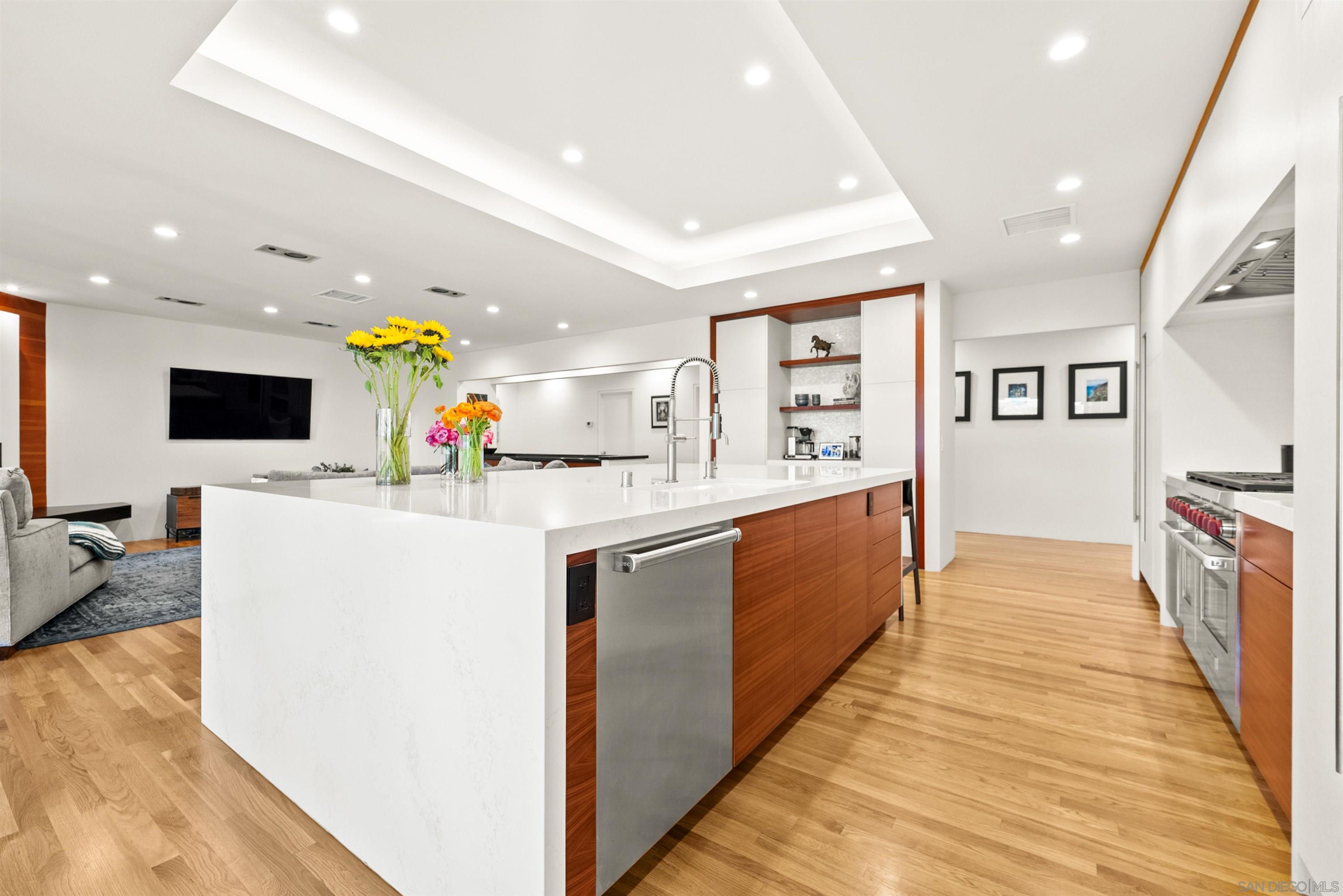 Detail Gallery Image 13 of 69 For 5491  Calzada Del Bosque, Rancho Santa Fe,  CA 92067 - 4 Beds | 3/1 Baths