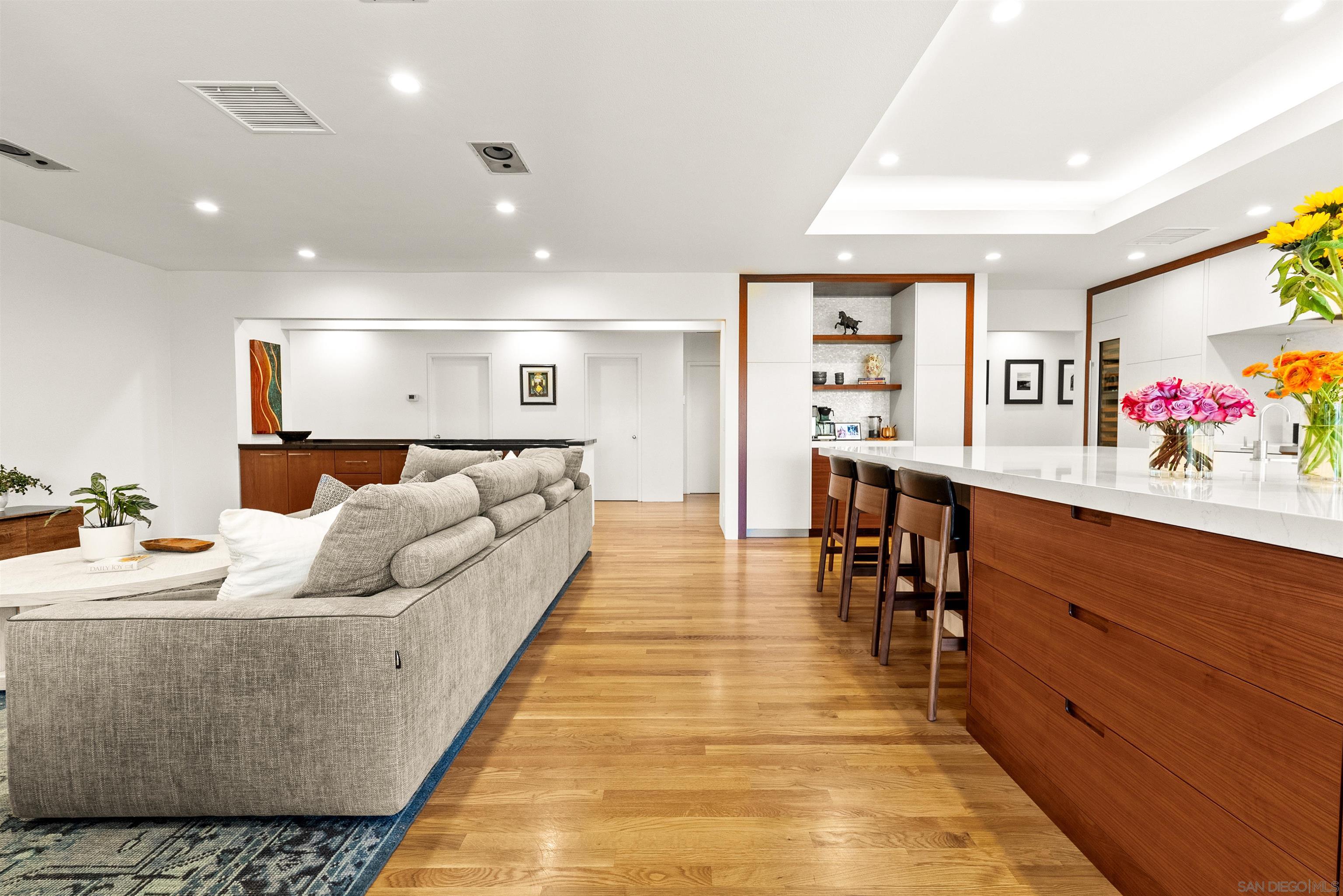 Detail Gallery Image 15 of 69 For 5491  Calzada Del Bosque, Rancho Santa Fe,  CA 92067 - 4 Beds | 3/1 Baths