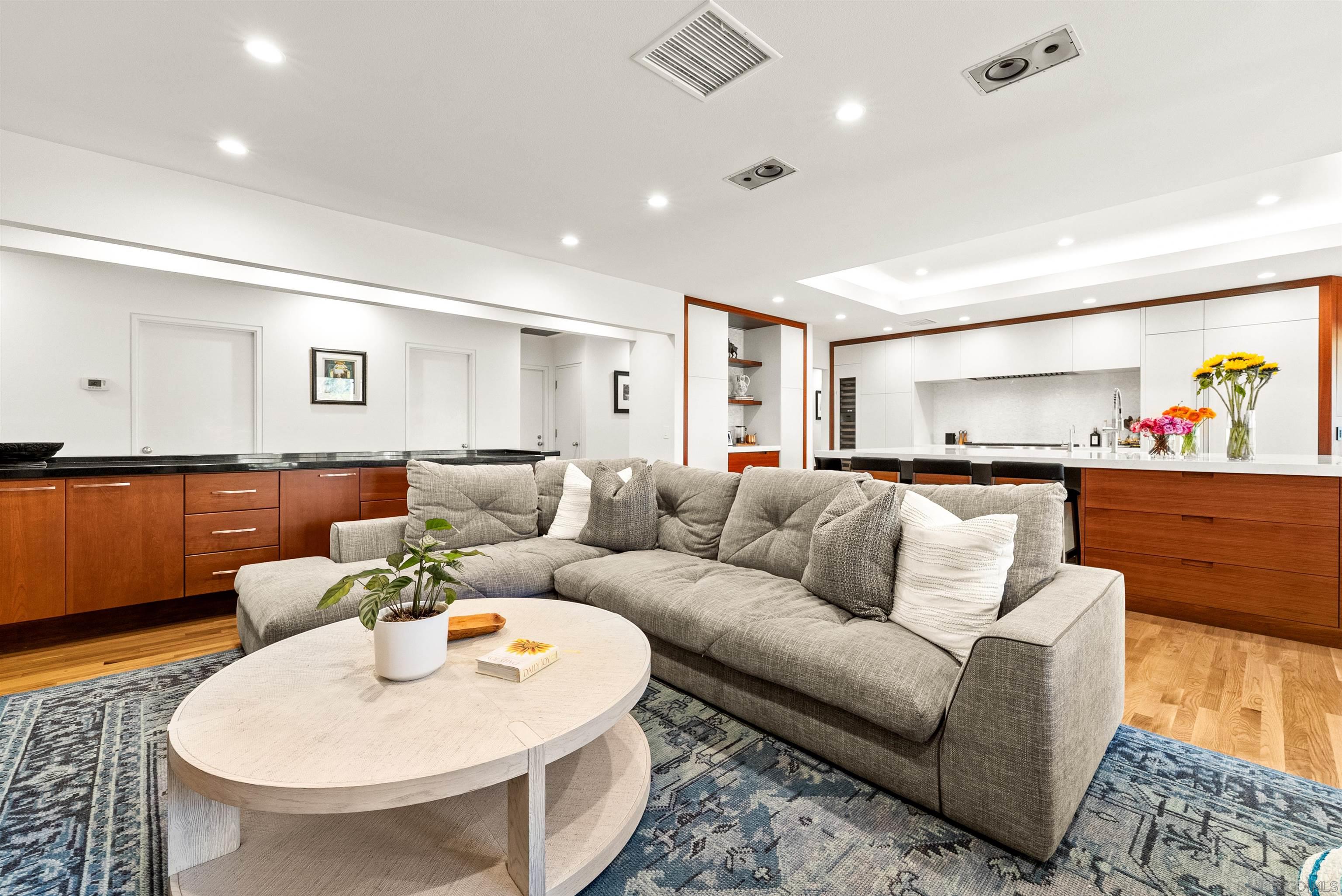 Detail Gallery Image 16 of 69 For 5491  Calzada Del Bosque, Rancho Santa Fe,  CA 92067 - 4 Beds | 3/1 Baths