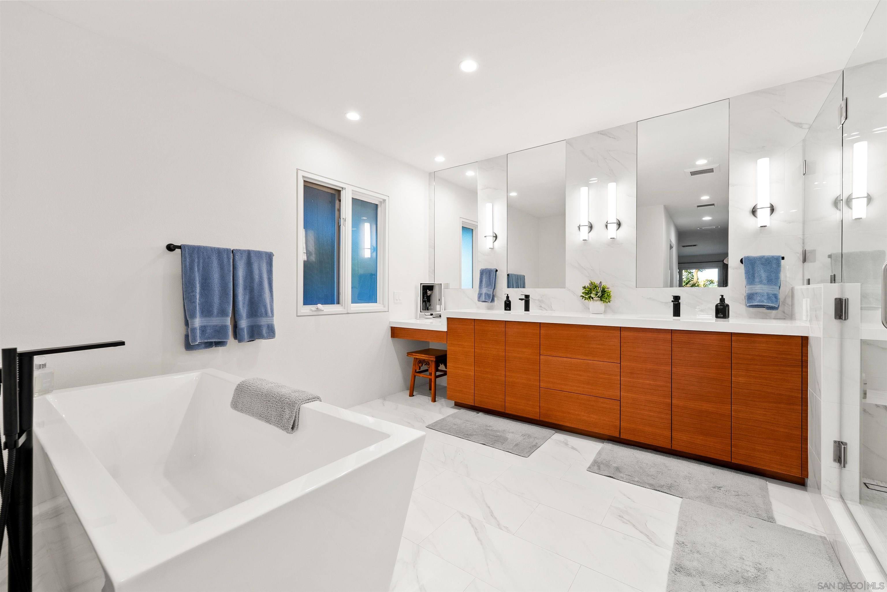 Detail Gallery Image 27 of 69 For 5491  Calzada Del Bosque, Rancho Santa Fe,  CA 92067 - 4 Beds | 3/1 Baths