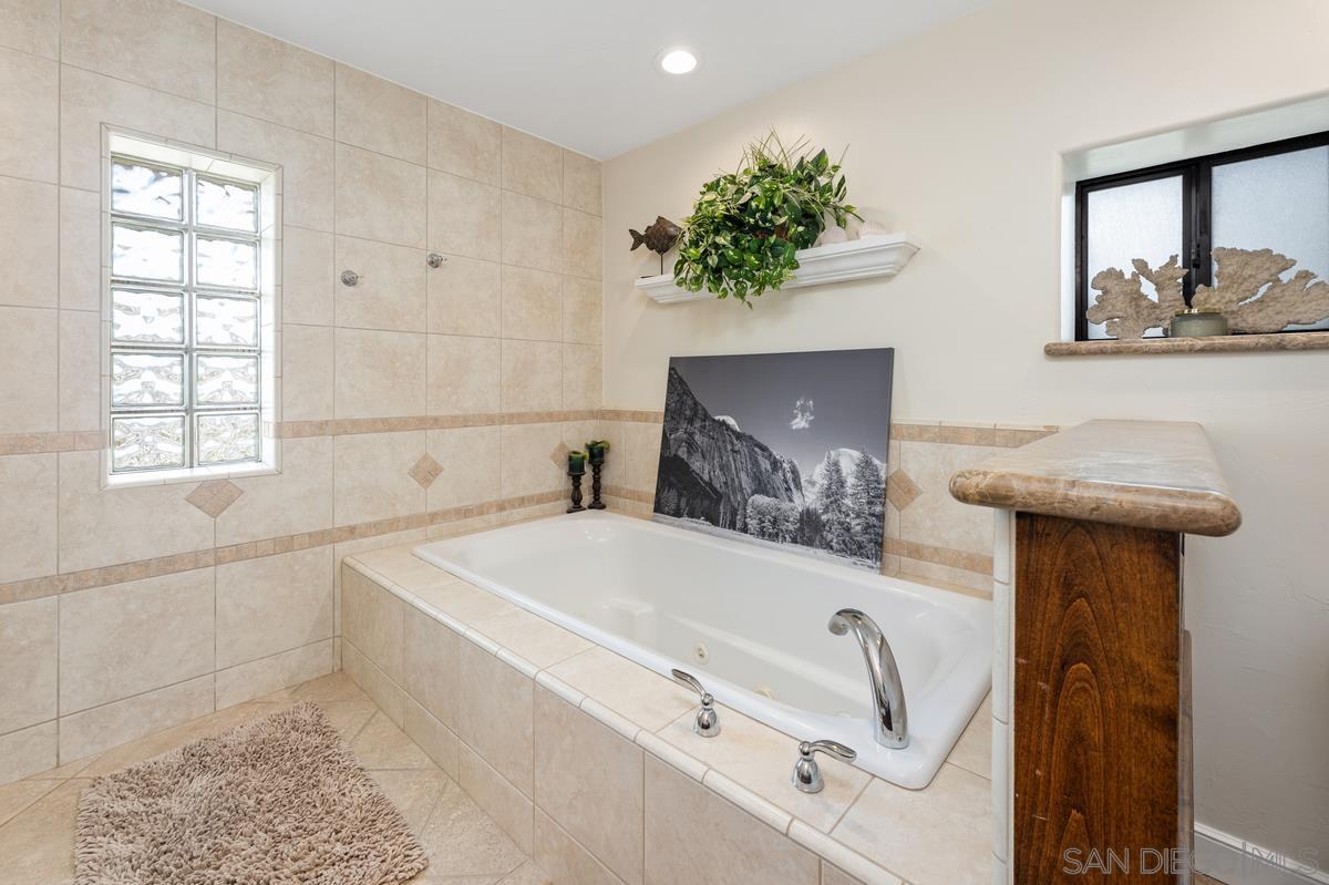 Detail Gallery Image 37 of 57 For 1216  Merritt Dr, El Cajon,  CA 92020 - 3 Beds | 3 Baths