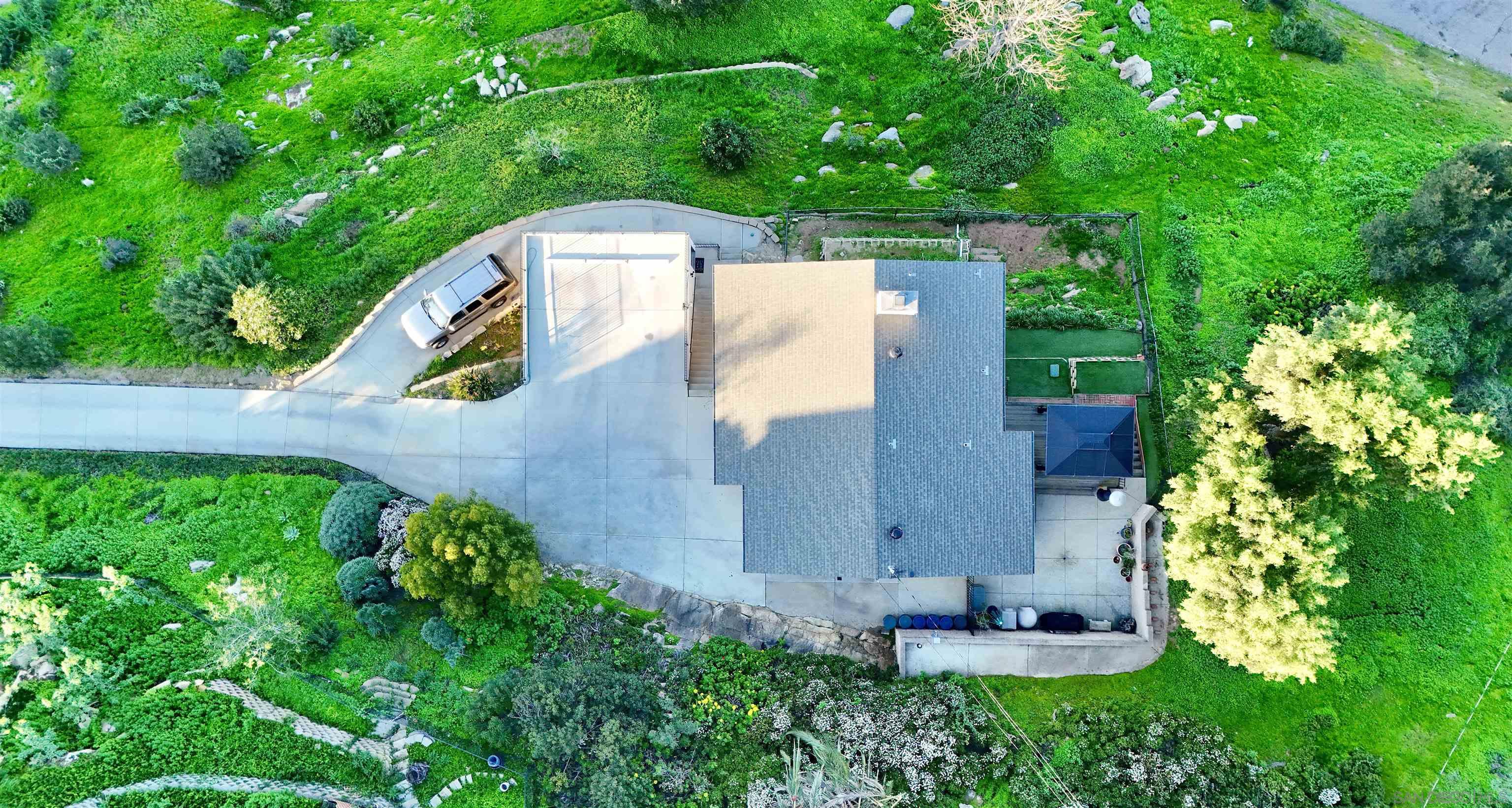 Detail Gallery Image 10 of 57 For 1216  Merritt Dr, El Cajon,  CA 92020 - 3 Beds | 3 Baths