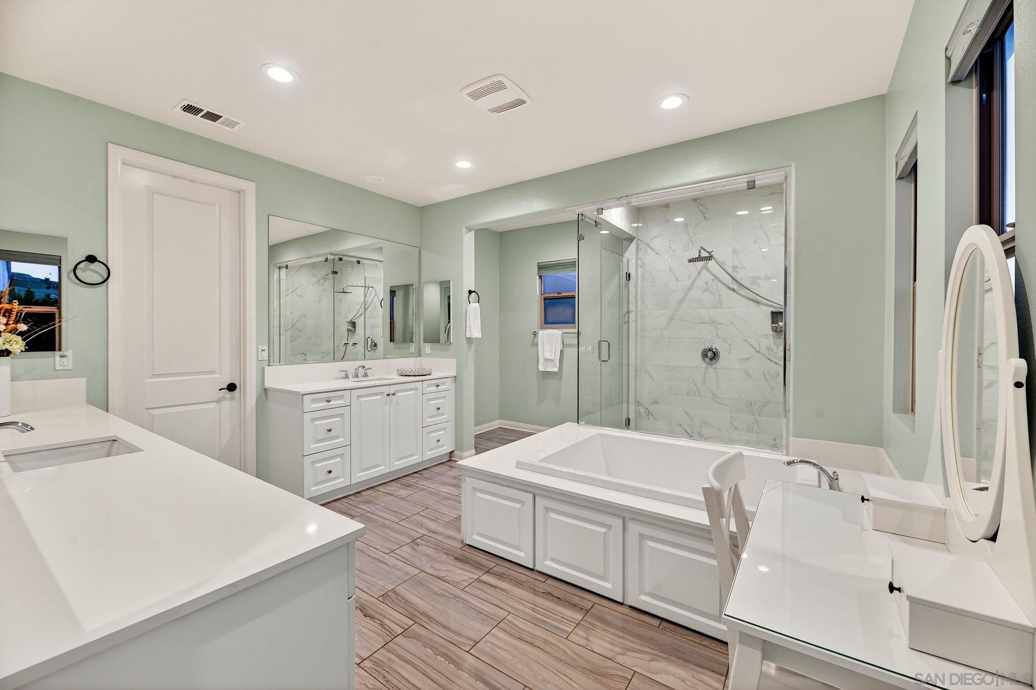 Detail Gallery Image 27 of 49 For 971  Camino Levante, Chula Vista,  CA 91913 - 5 Beds | 3/1 Baths