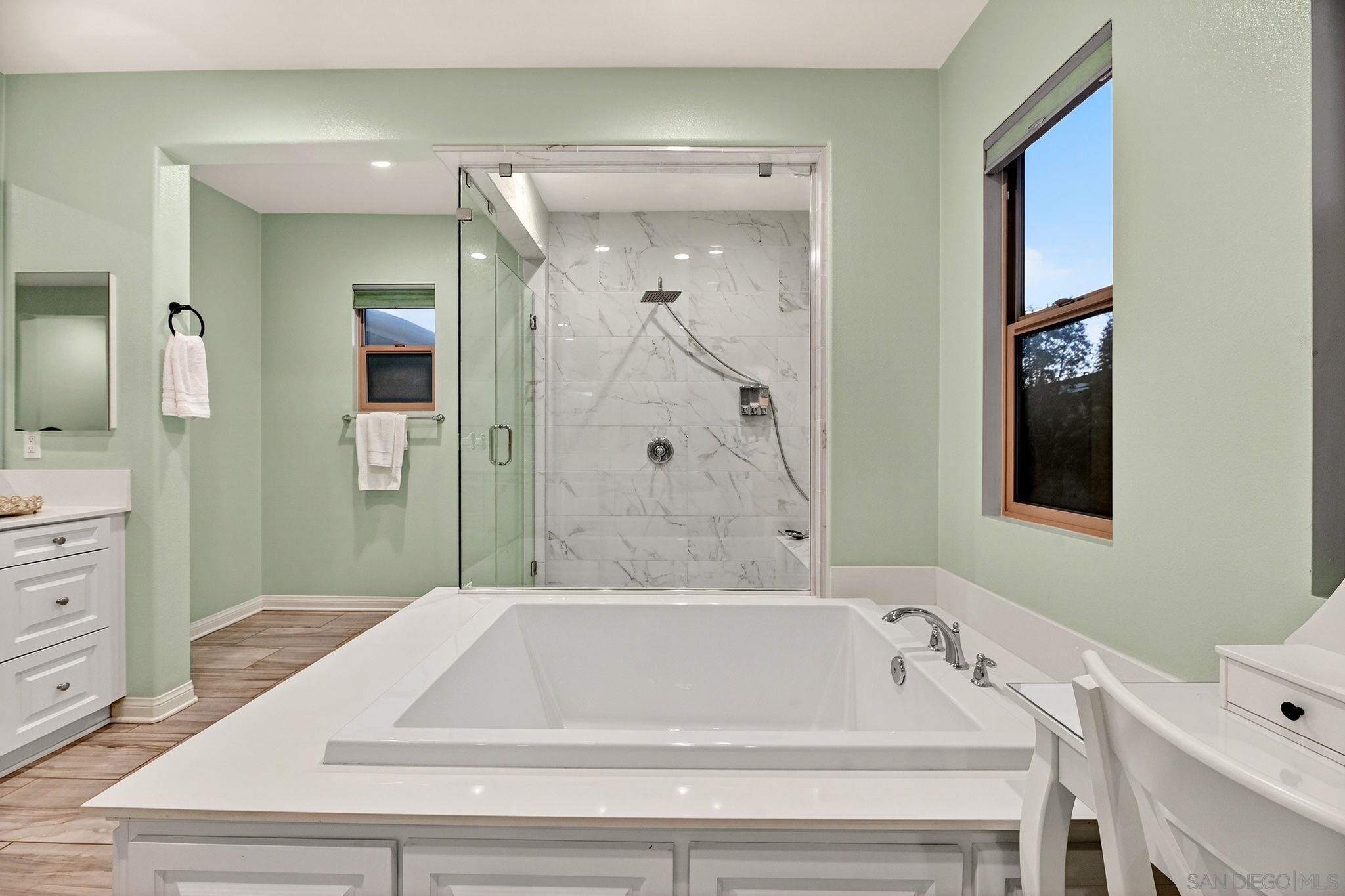 Detail Gallery Image 30 of 49 For 971  Camino Levante, Chula Vista,  CA 91913 - 5 Beds | 3/1 Baths