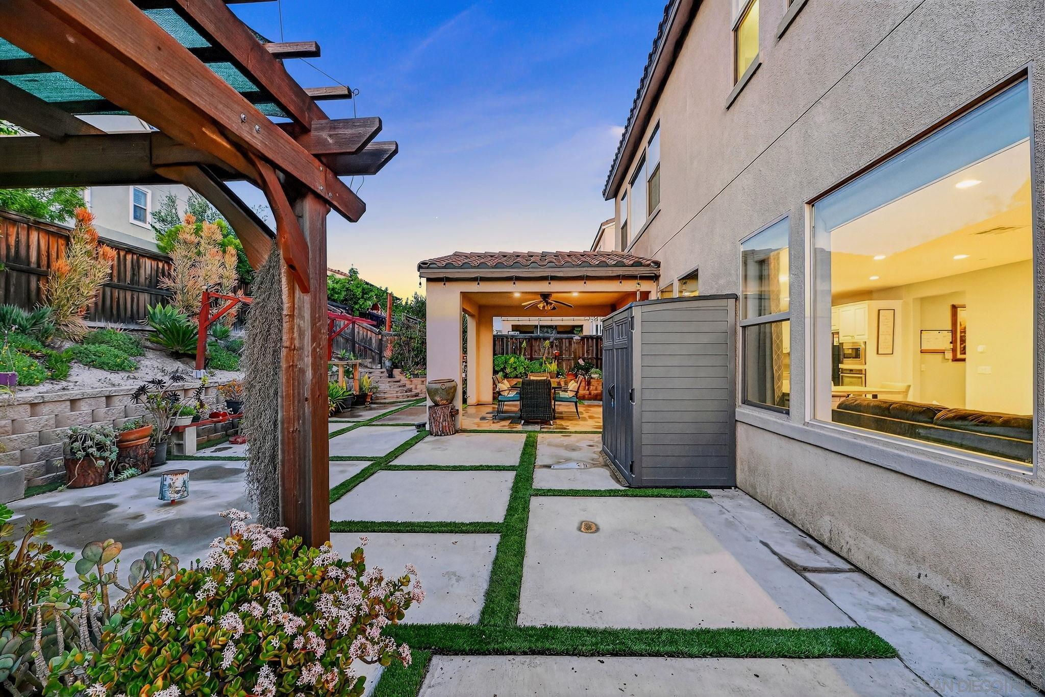 Detail Gallery Image 38 of 49 For 971  Camino Levante, Chula Vista,  CA 91913 - 5 Beds | 3/1 Baths