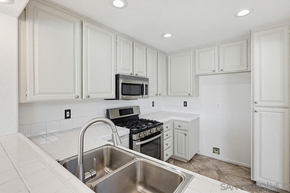 Detail Gallery Image 37 of 48 For 12875  Carriage Heights Way, Poway,  CA 92064 - 3 Beds | 2/1 Baths