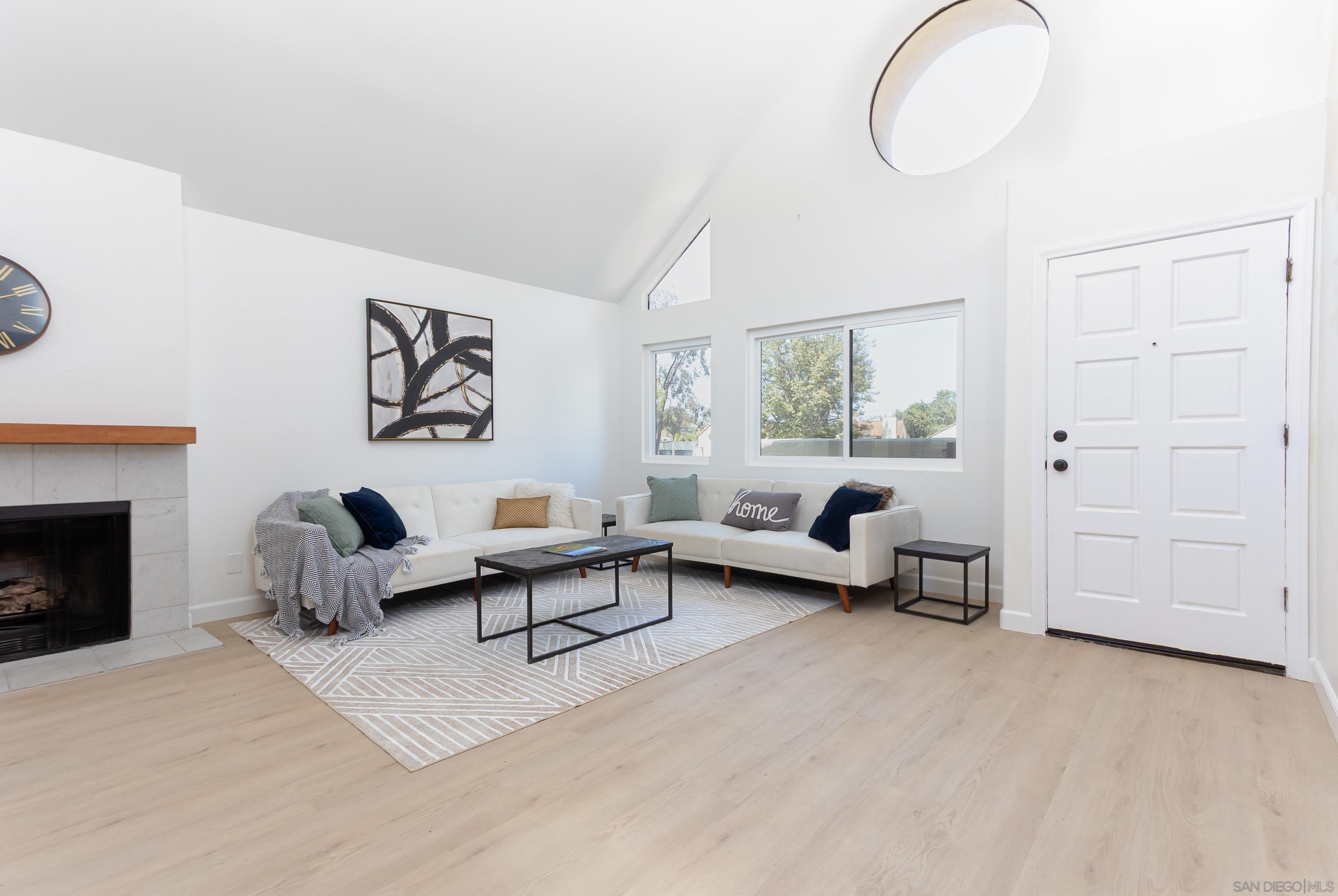 Front Image Thumbnail for SD260005639