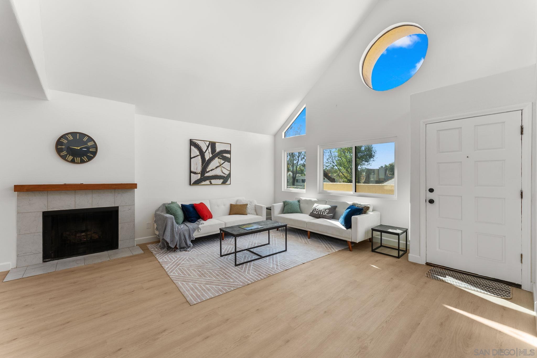 Front Image Thumbnail for SD260005639