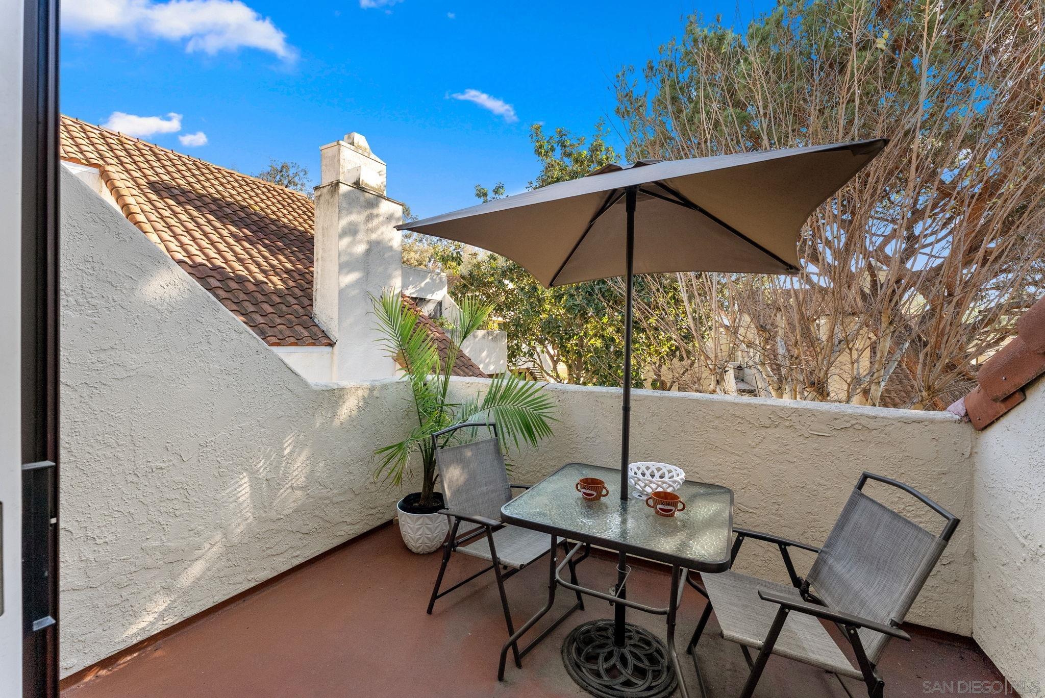 Detail Gallery Image 11 of 39 For 359 N Melrose Drive H, Vista,  CA 92083 - 2 Beds | 2 Baths