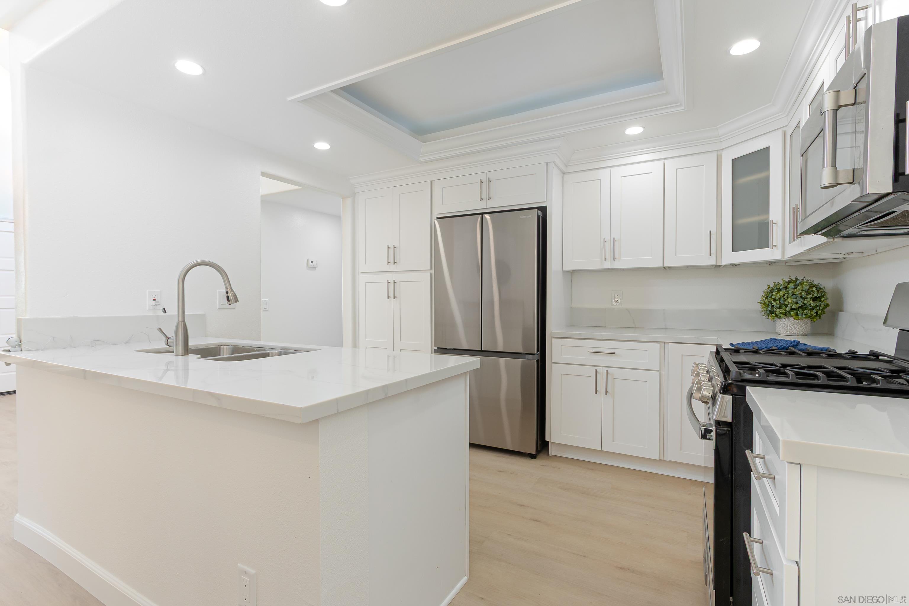 Detail Gallery Image 13 of 29 For 359 N Melrose Drive H, Vista,  CA 92083 - 2 Beds | 2 Baths