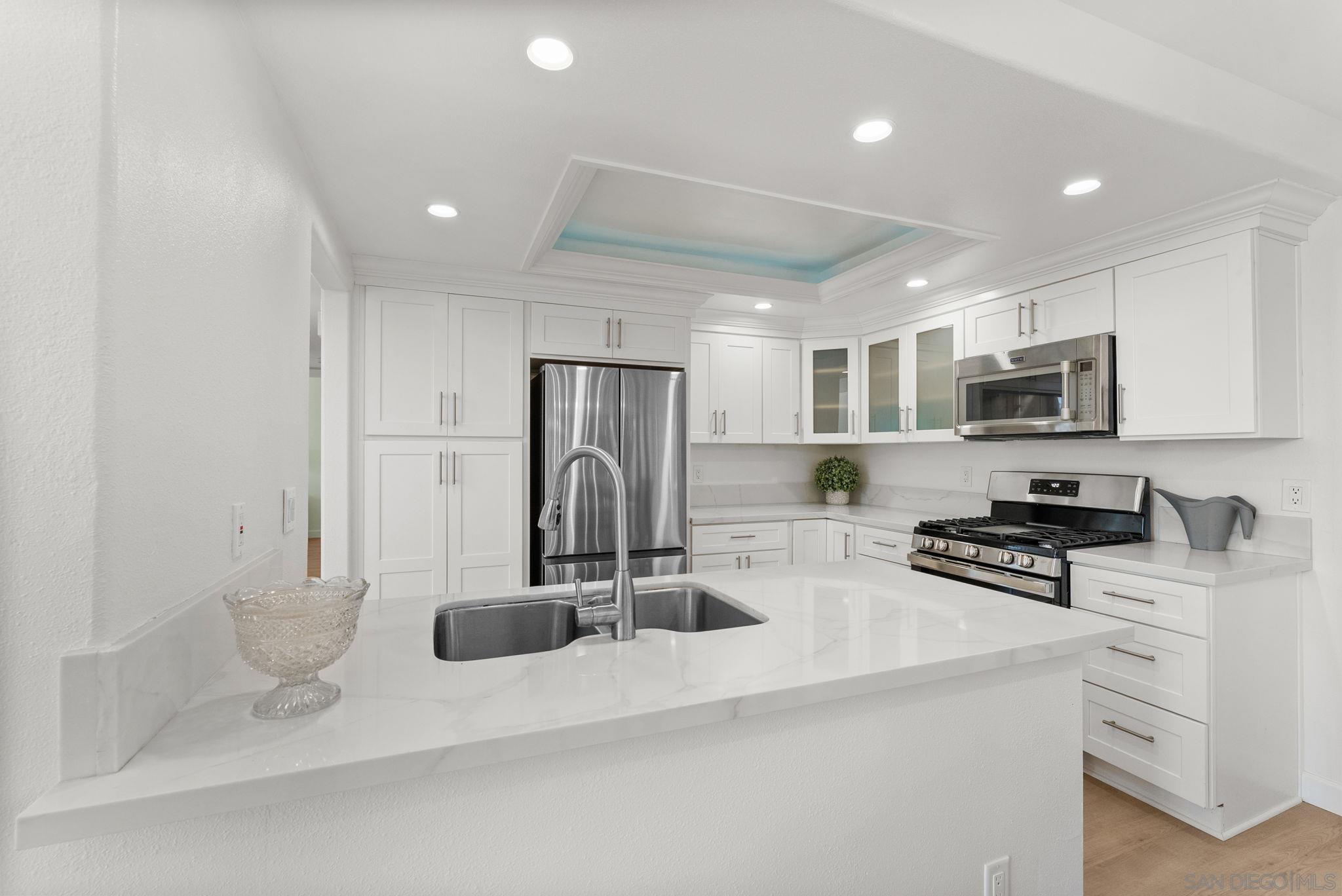 Detail Gallery Image 15 of 39 For 359 N Melrose Drive H, Vista,  CA 92083 - 2 Beds | 2 Baths