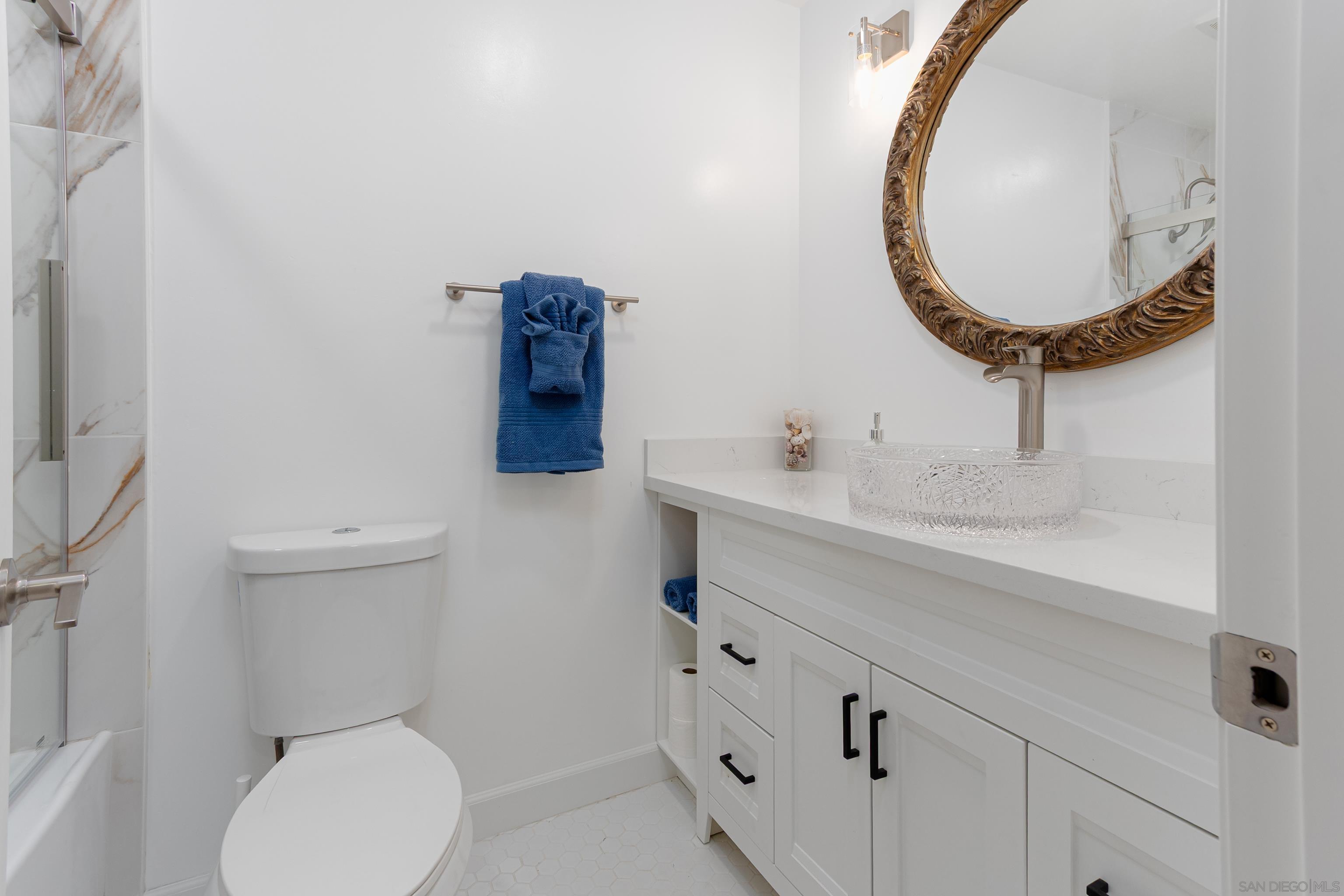 Detail Gallery Image 17 of 29 For 359 N Melrose Drive H, Vista,  CA 92083 - 2 Beds | 2 Baths