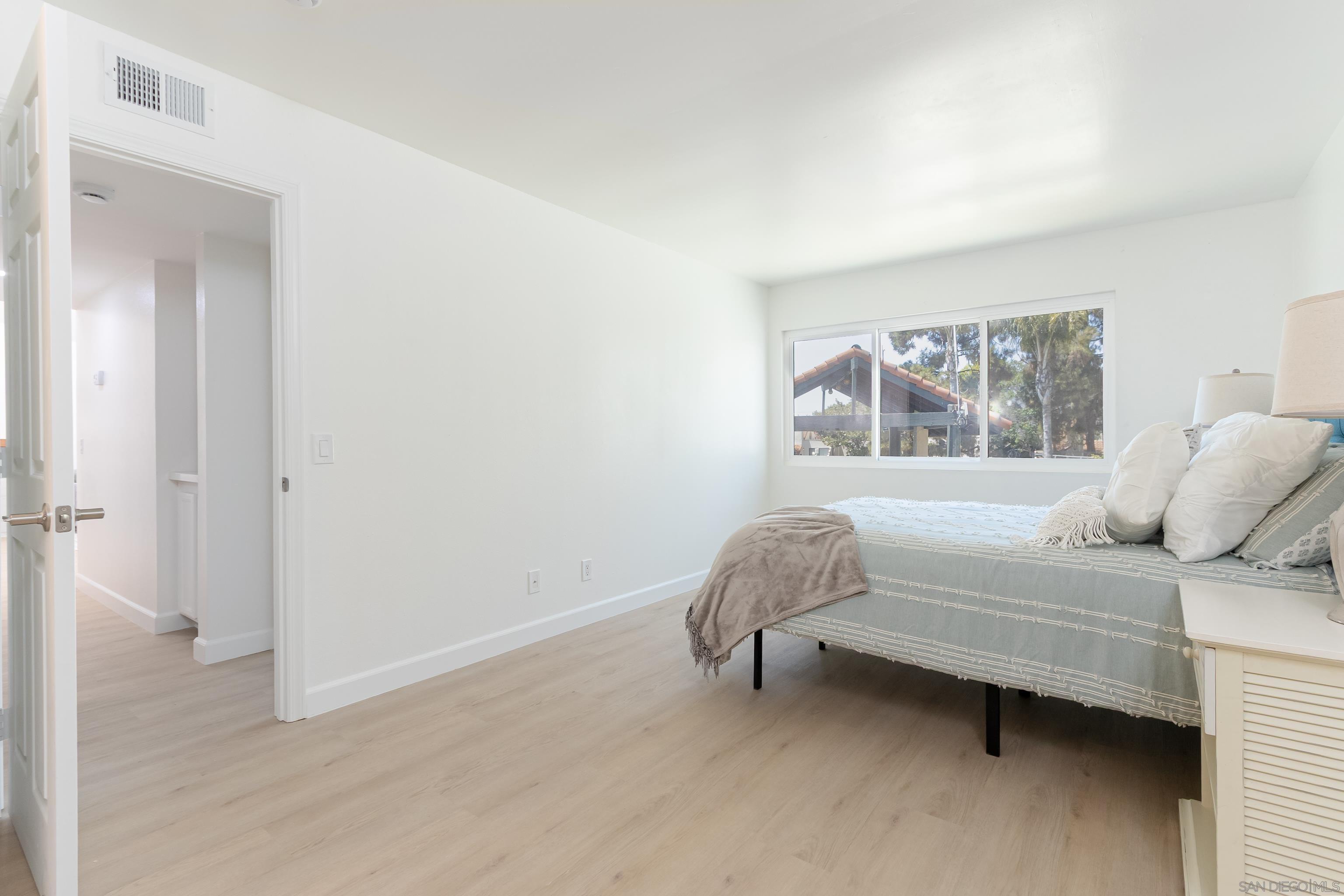 Detail Gallery Image 27 of 39 For 359 N Melrose Drive H, Vista,  CA 92083 - 2 Beds | 2 Baths