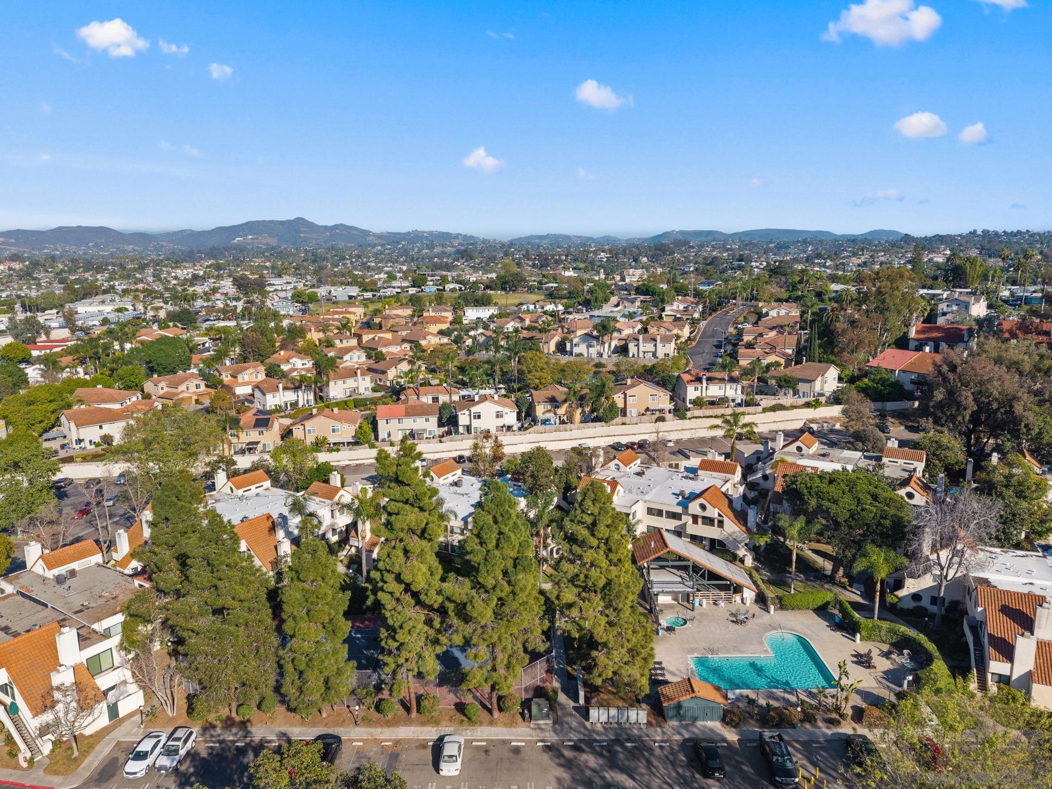 Detail Gallery Image 31 of 39 For 359 N Melrose Drive H, Vista,  CA 92083 - 2 Beds | 2 Baths