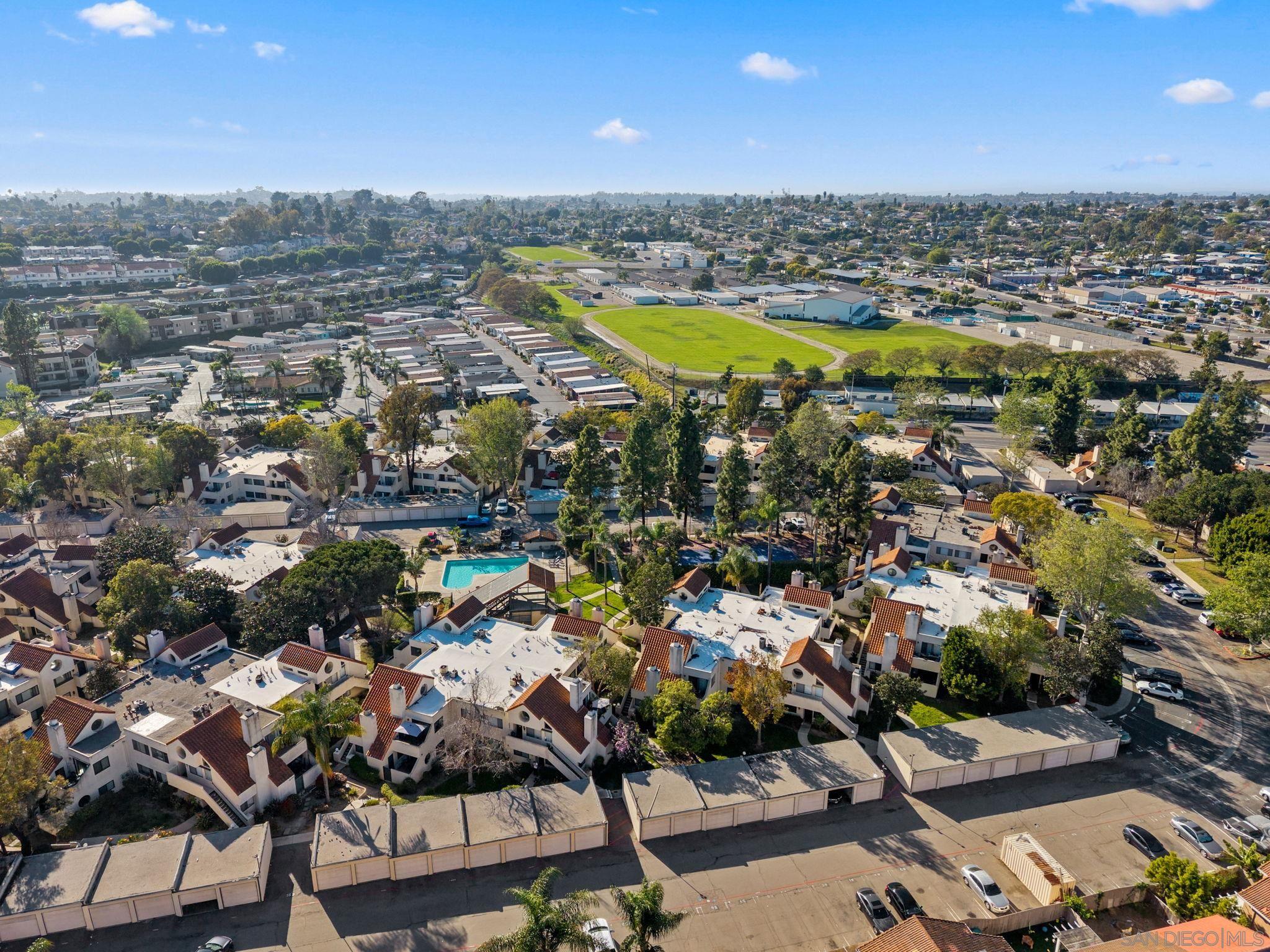 Detail Gallery Image 32 of 39 For 359 N Melrose Drive H, Vista,  CA 92083 - 2 Beds | 2 Baths