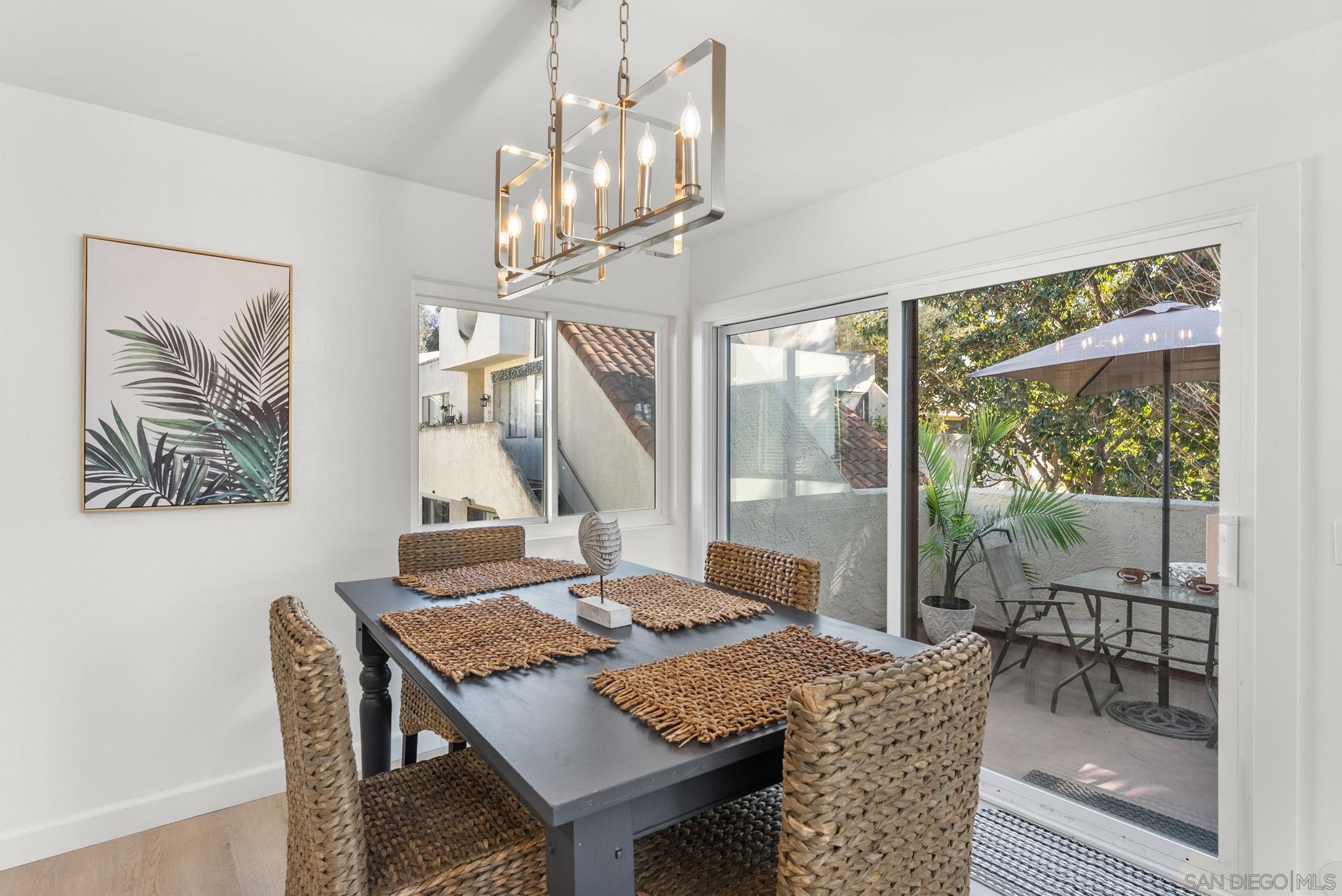 Detail Gallery Image 10 of 39 For 359 N Melrose Drive H, Vista,  CA 92083 - 2 Beds | 2 Baths