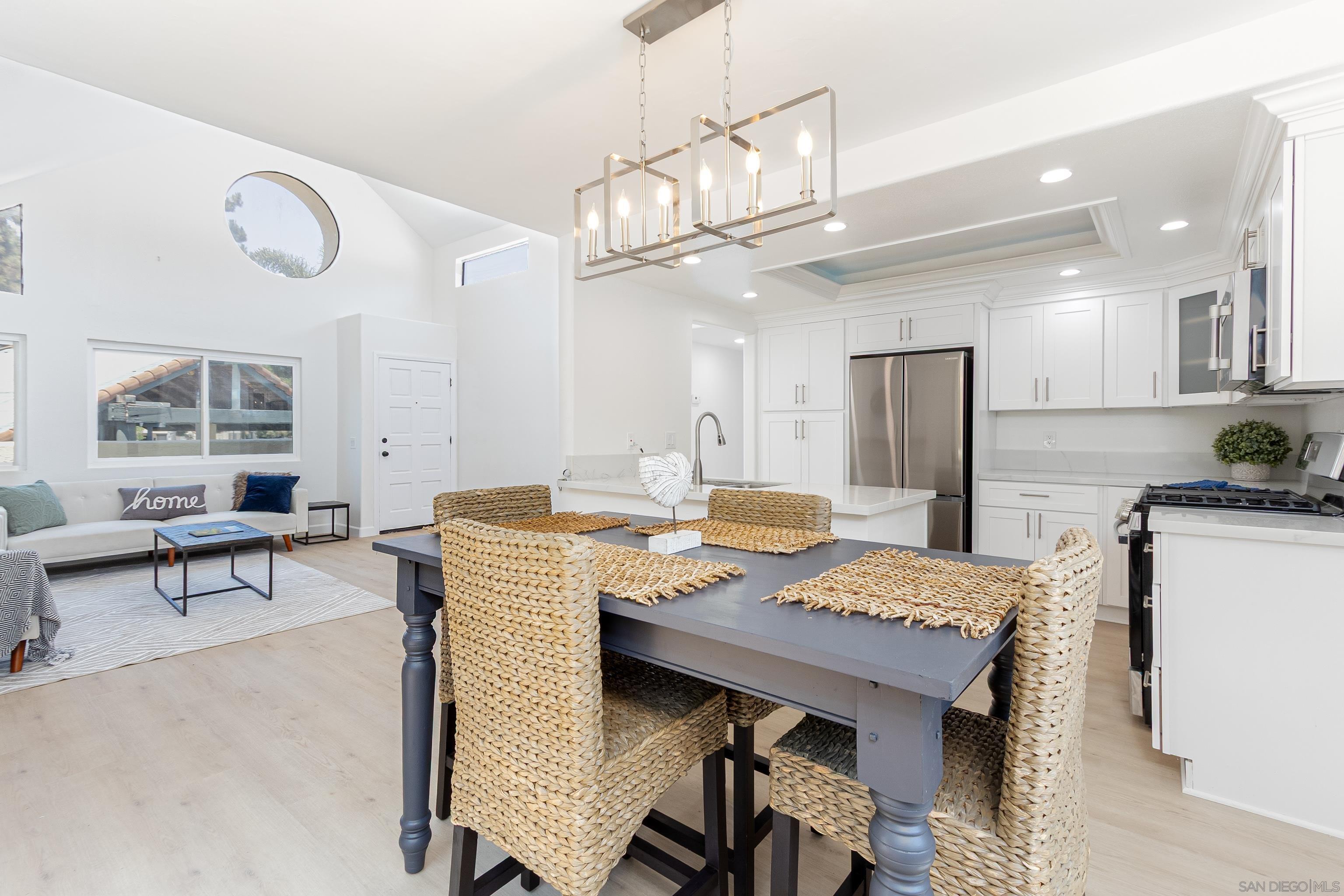 Detail Gallery Image 10 of 29 For 359 N Melrose Drive H, Vista,  CA 92083 - 2 Beds | 2 Baths