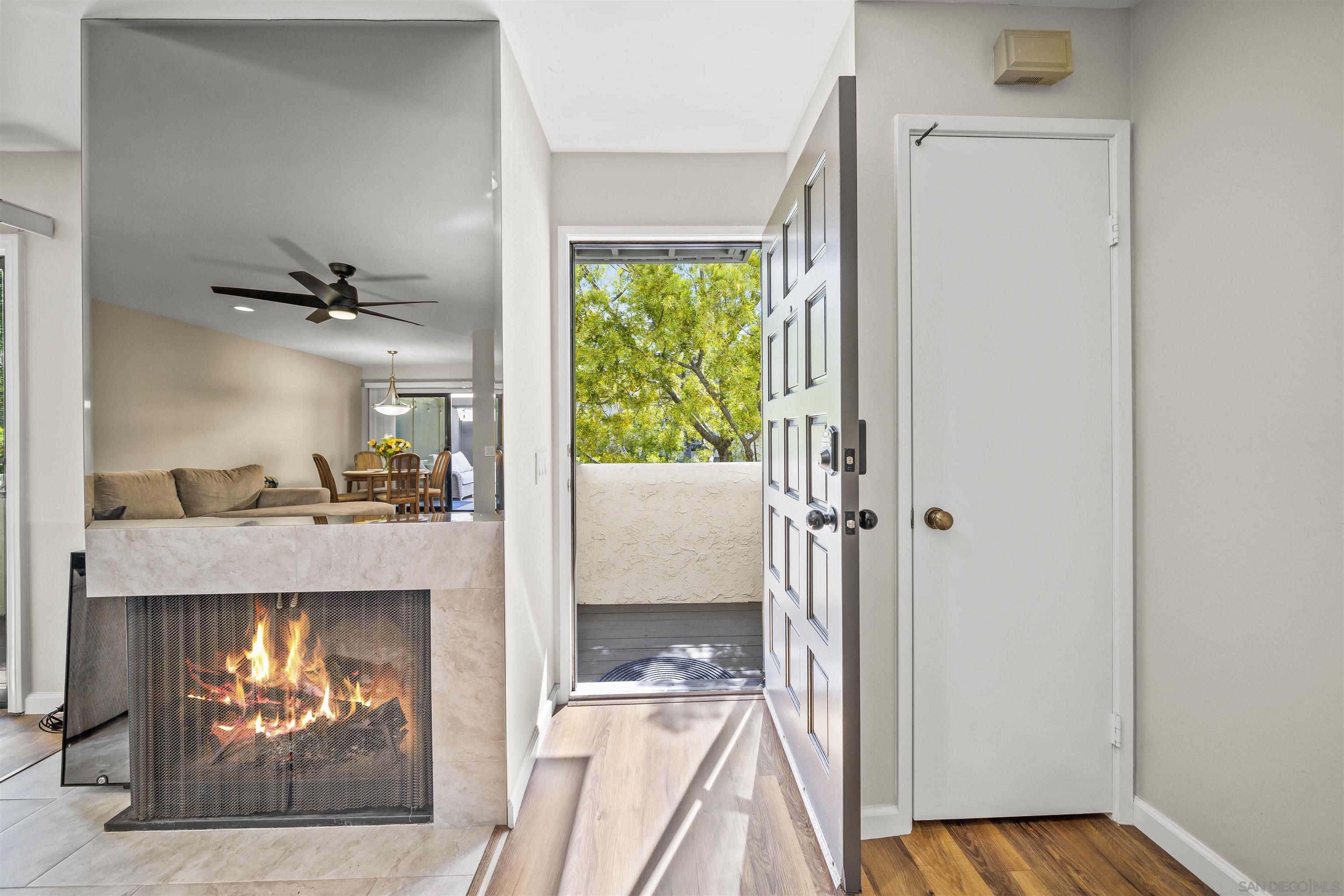 Detail Gallery Image 2 of 34 For 6626  Canyon Rim Row  #91,  San Diego,  CA 92111 - 2 Beds | 2 Baths