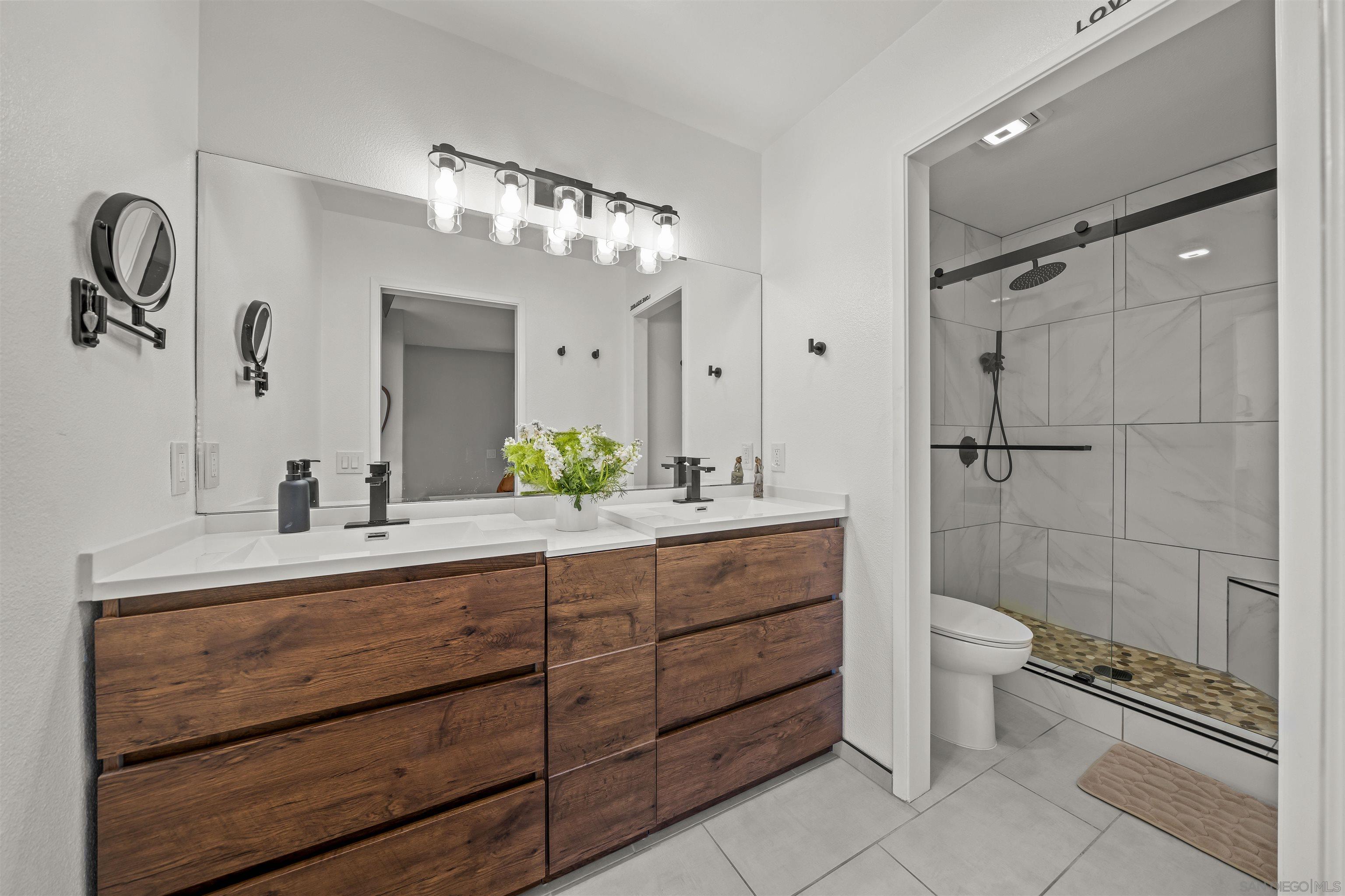 Detail Gallery Image 16 of 34 For 6626  Canyon Rim Row  #91,  San Diego,  CA 92111 - 2 Beds | 2 Baths