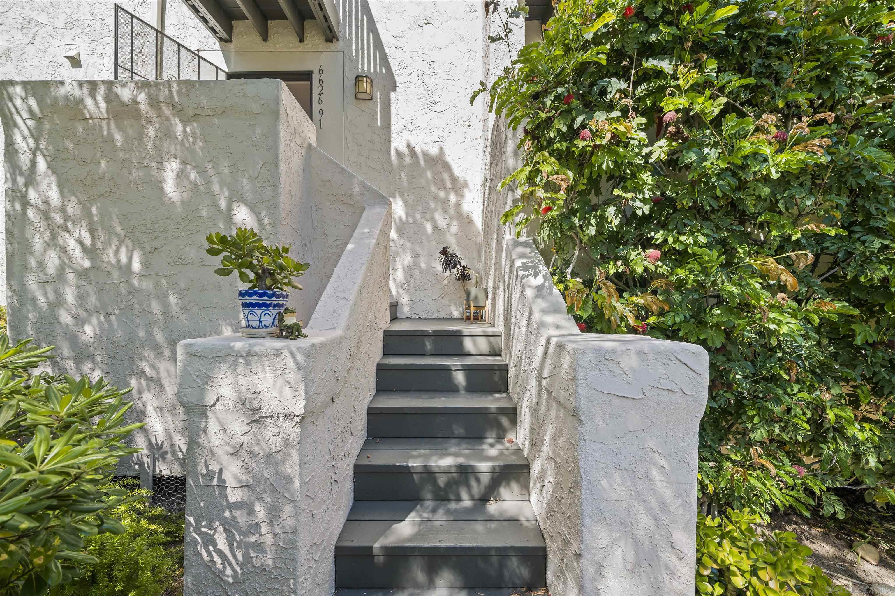 Detail Gallery Image 23 of 34 For 6626  Canyon Rim Row  #91,  San Diego,  CA 92111 - 2 Beds | 2 Baths