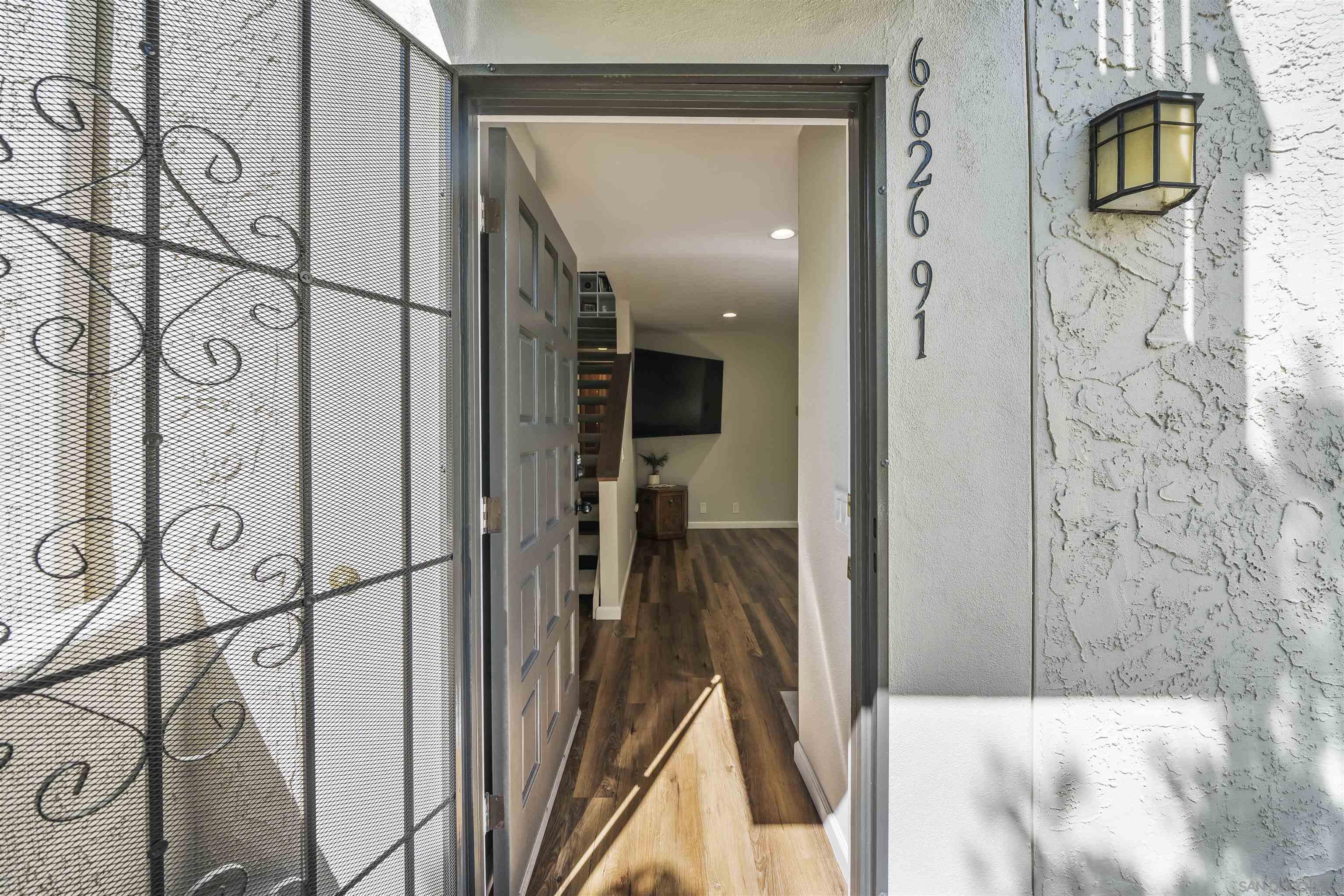 Detail Gallery Image 24 of 34 For 6626  Canyon Rim Row  #91,  San Diego,  CA 92111 - 2 Beds | 2 Baths