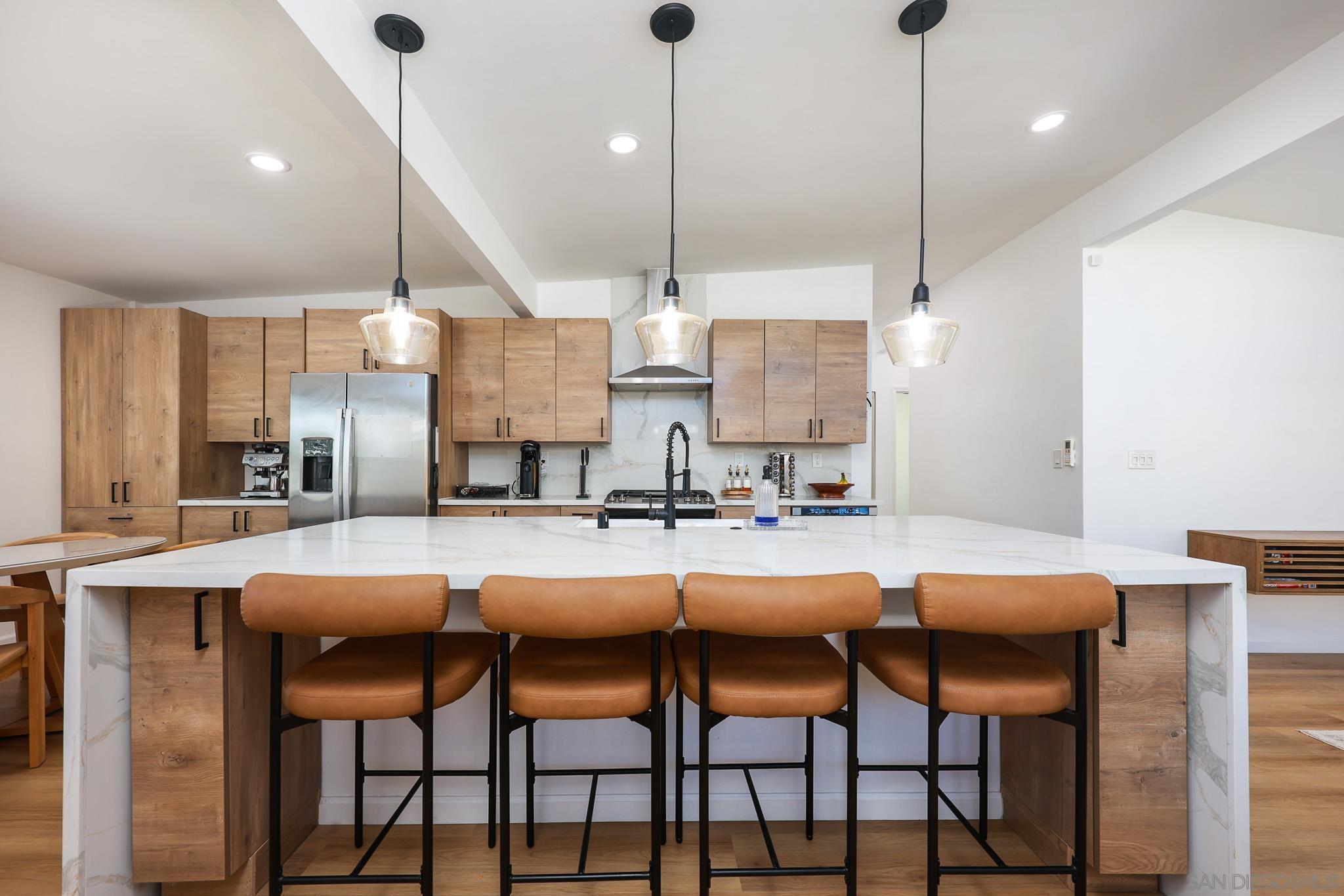 Front Image Thumbnail for SD260005641