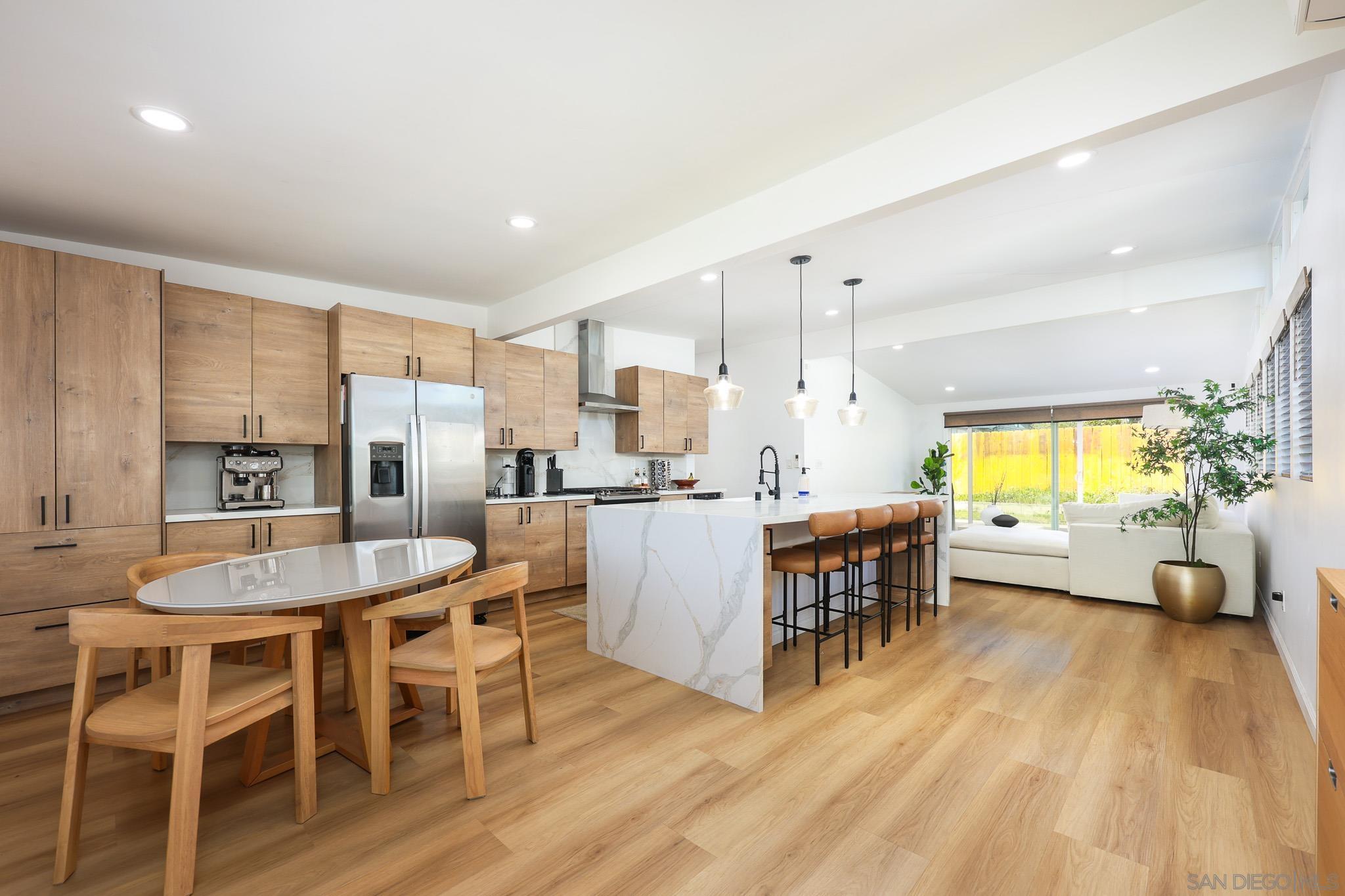 Detail Gallery Image 2 of 24 For 6252  Lake Albano Ave, San Diego,  CA 92119 - 3 Beds | 2 Baths