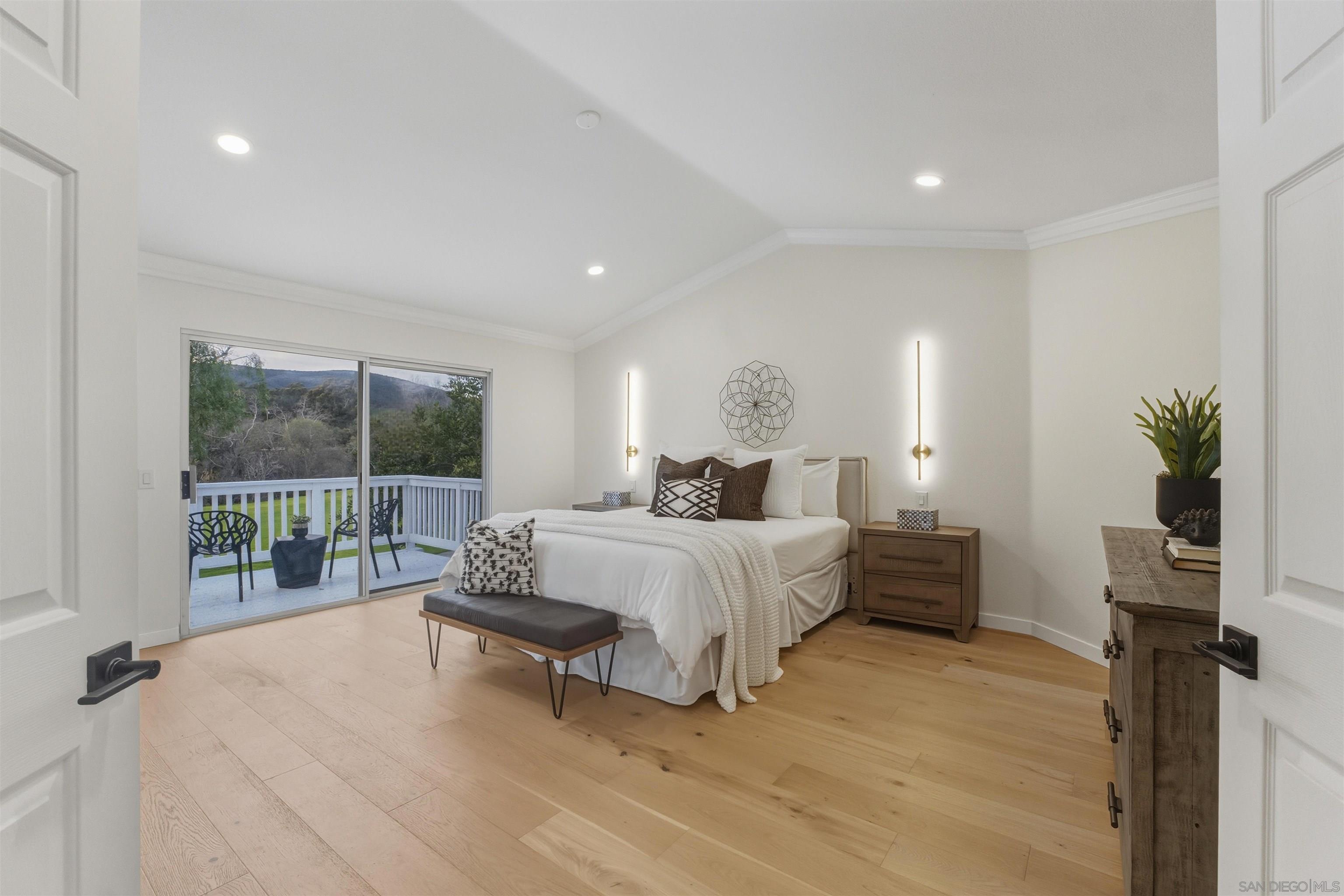 Detail Gallery Image 17 of 45 For 564  Golf Glen Dr, San Marcos,  CA 92069 - 5 Beds | 3 Baths