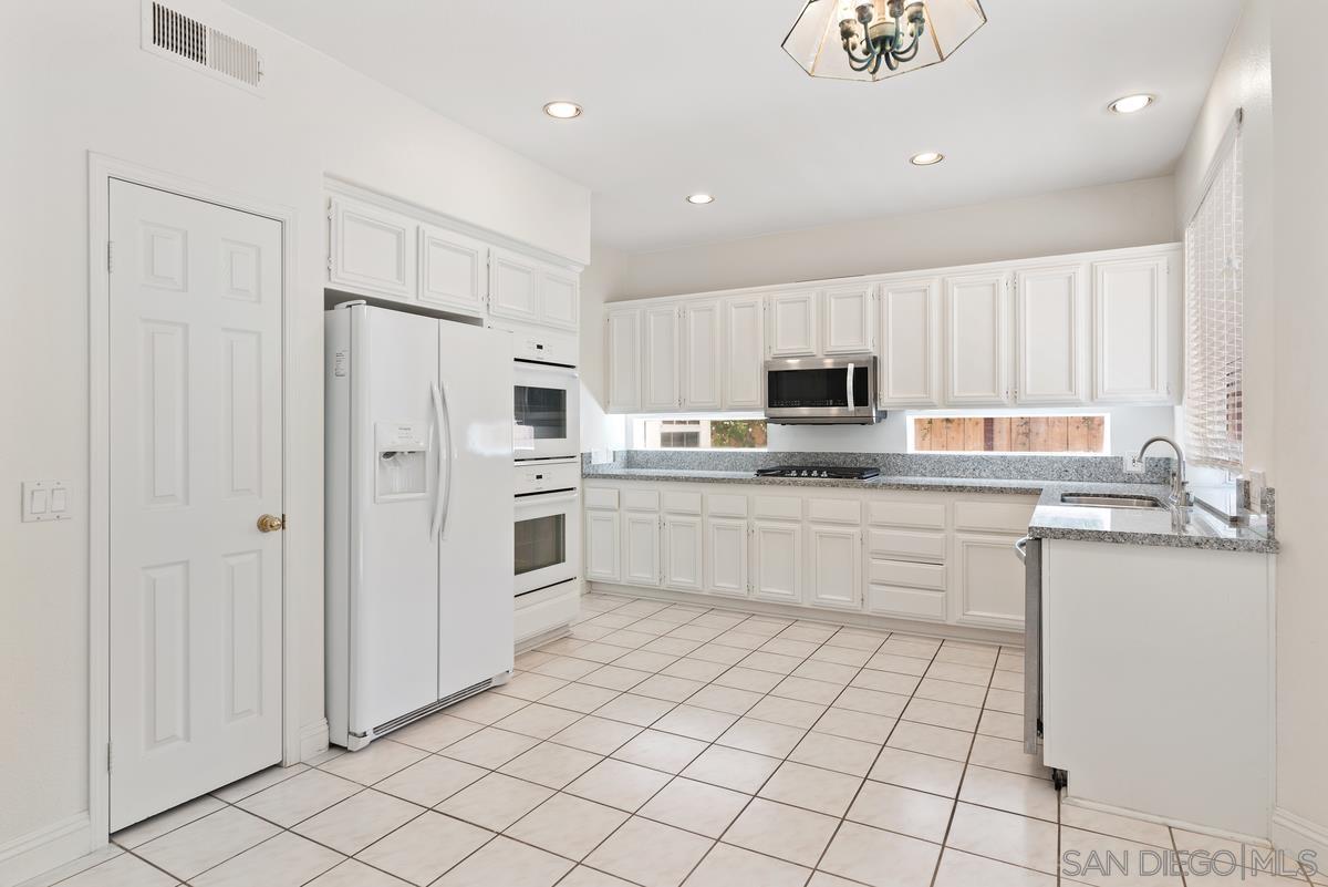 Detail Gallery Image 15 of 33 For 13988  Lewiston St, San Diego,  CA 92128 - 4 Beds | 2/1 Baths