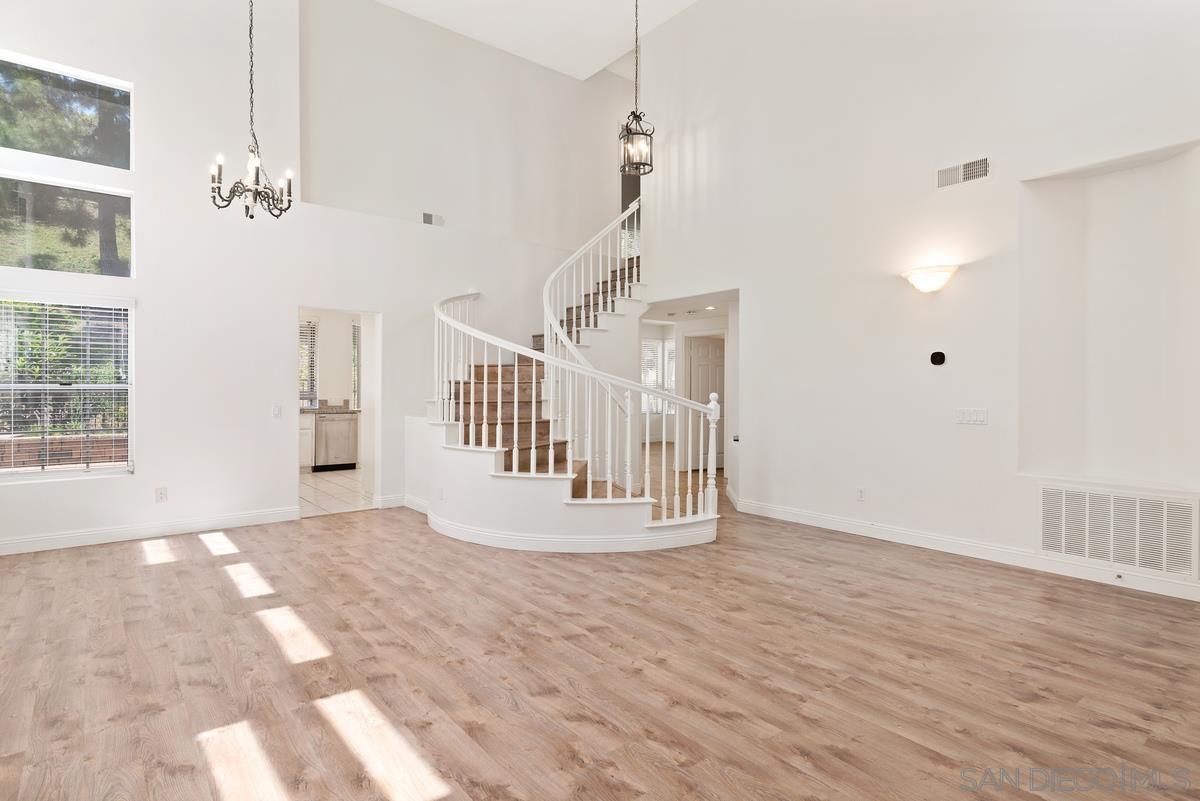 Detail Gallery Image 7 of 33 For 13988  Lewiston St, San Diego,  CA 92128 - 4 Beds | 2/1 Baths