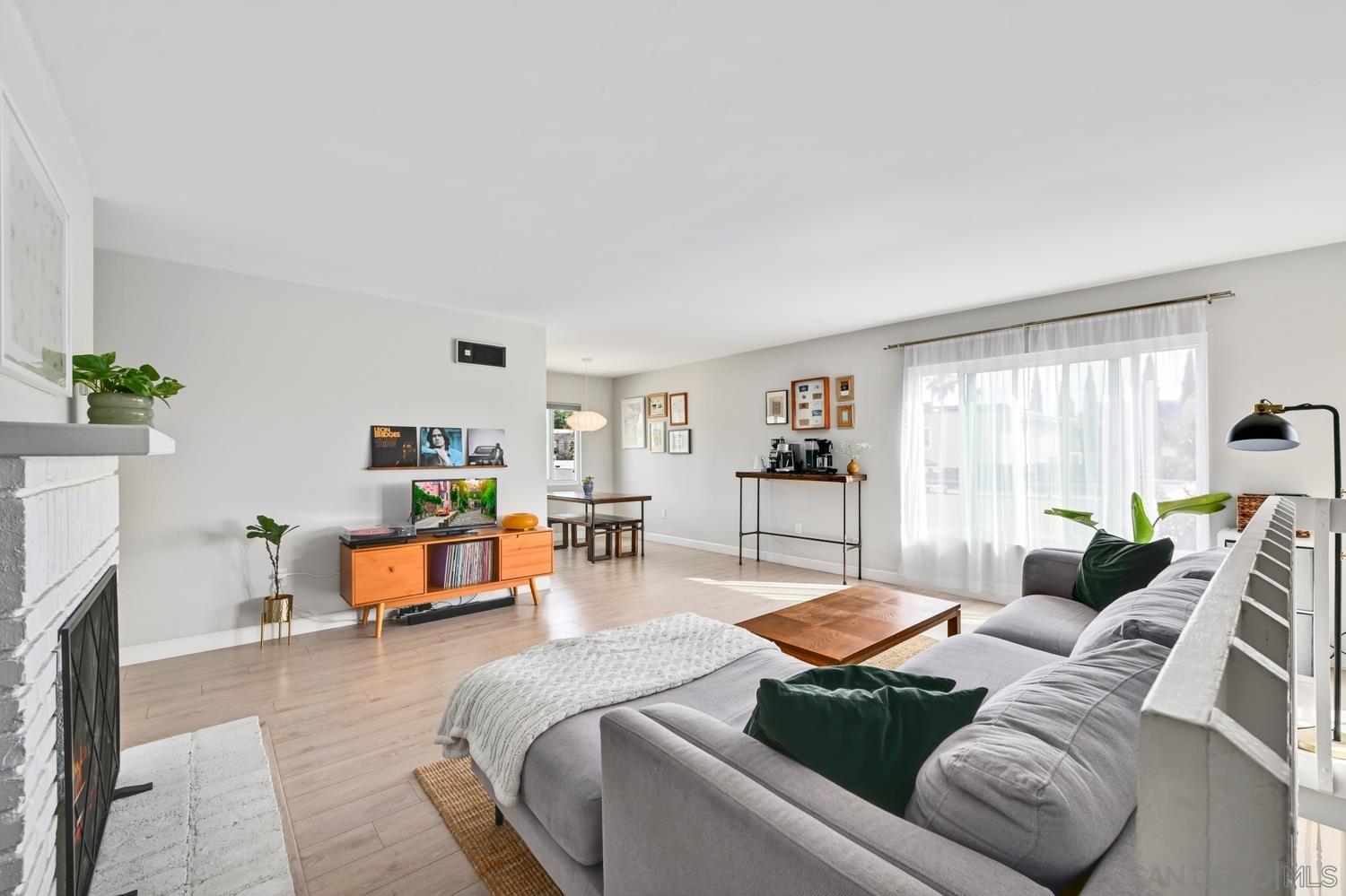 Detail Gallery Image 3 of 26 For 4212  Maryland Street  #APT 1,  San Diego,  CA 92103 - 2 Beds | 2 Baths