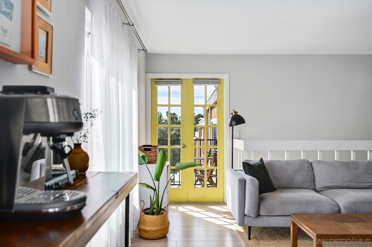 Detail Gallery Image 4 of 26 For 4212  Maryland Street  #APT 1,  San Diego,  CA 92103 - 2 Beds | 2 Baths