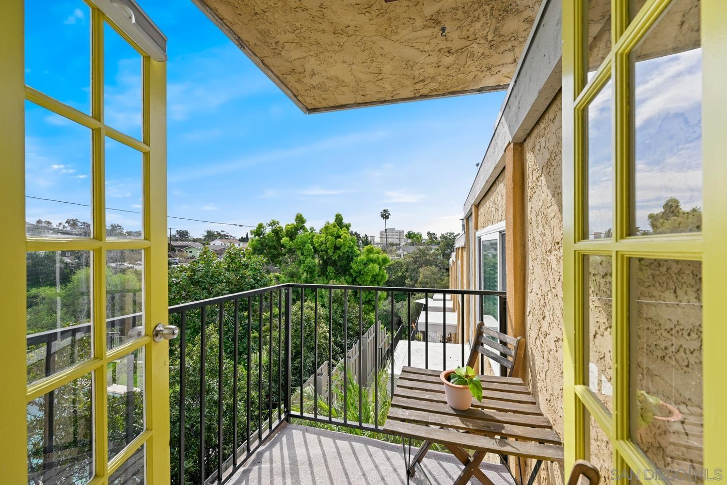 Detail Gallery Image 7 of 26 For 4212  Maryland Street  #APT 1,  San Diego,  CA 92103 - 2 Beds | 2 Baths