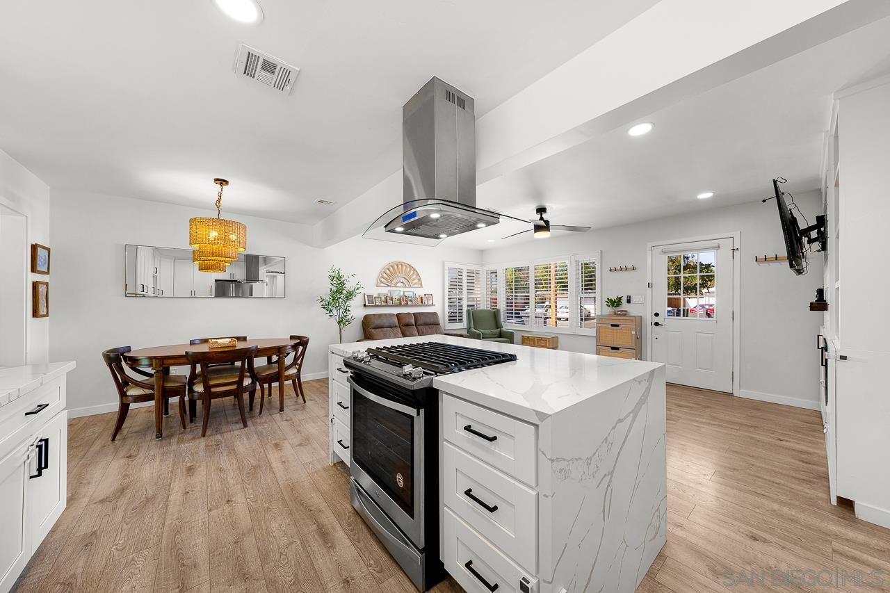 Detail Gallery Image 4 of 45 For 6969  Tower Street, La Mesa,  CA 91942 - 4 Beds | 2 Baths