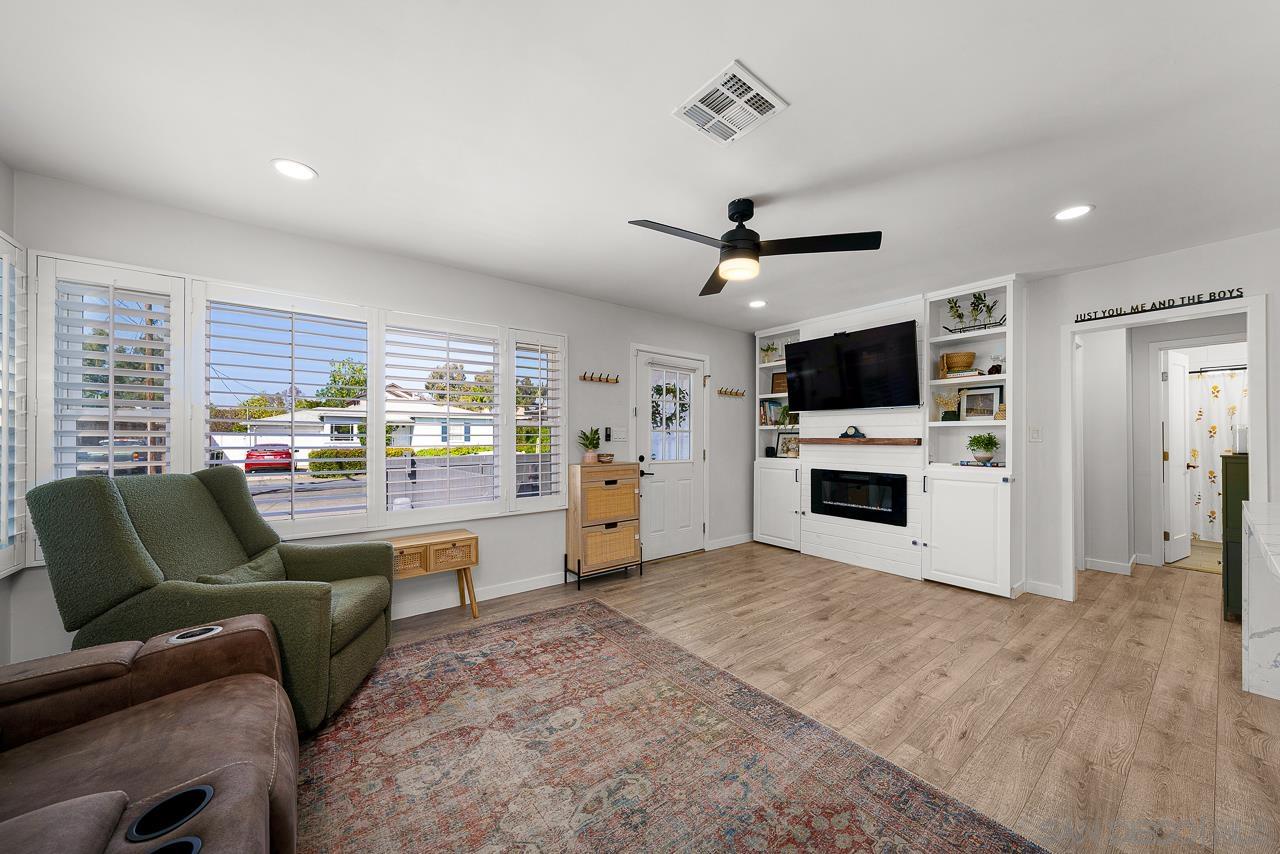 Detail Gallery Image 9 of 45 For 6969  Tower Street, La Mesa,  CA 91942 - 4 Beds | 2 Baths