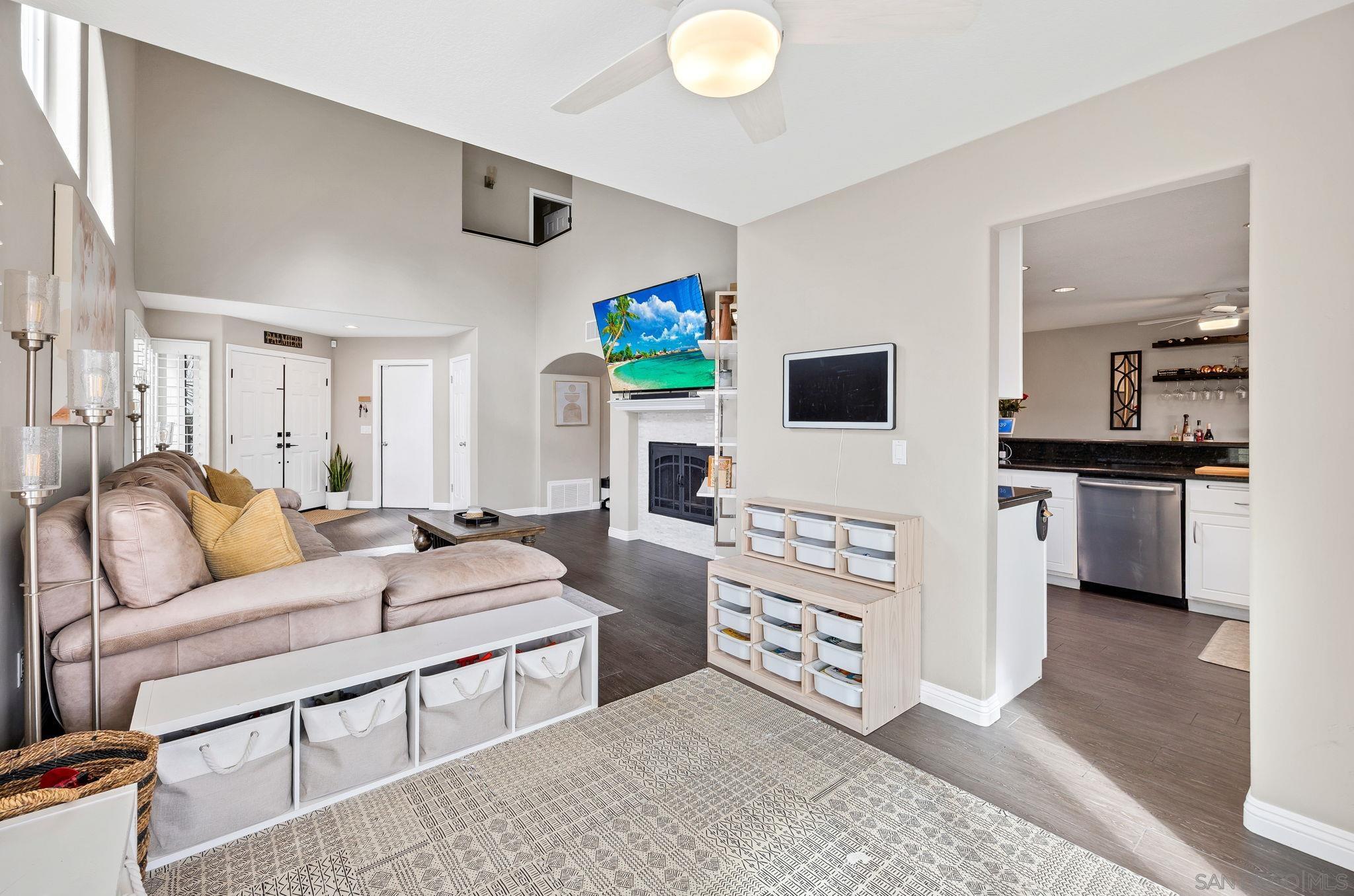 Detail Gallery Image 12 of 38 For 6848  via Verano, Carlsbad,  CA 92009 - 3 Beds | 2/1 Baths