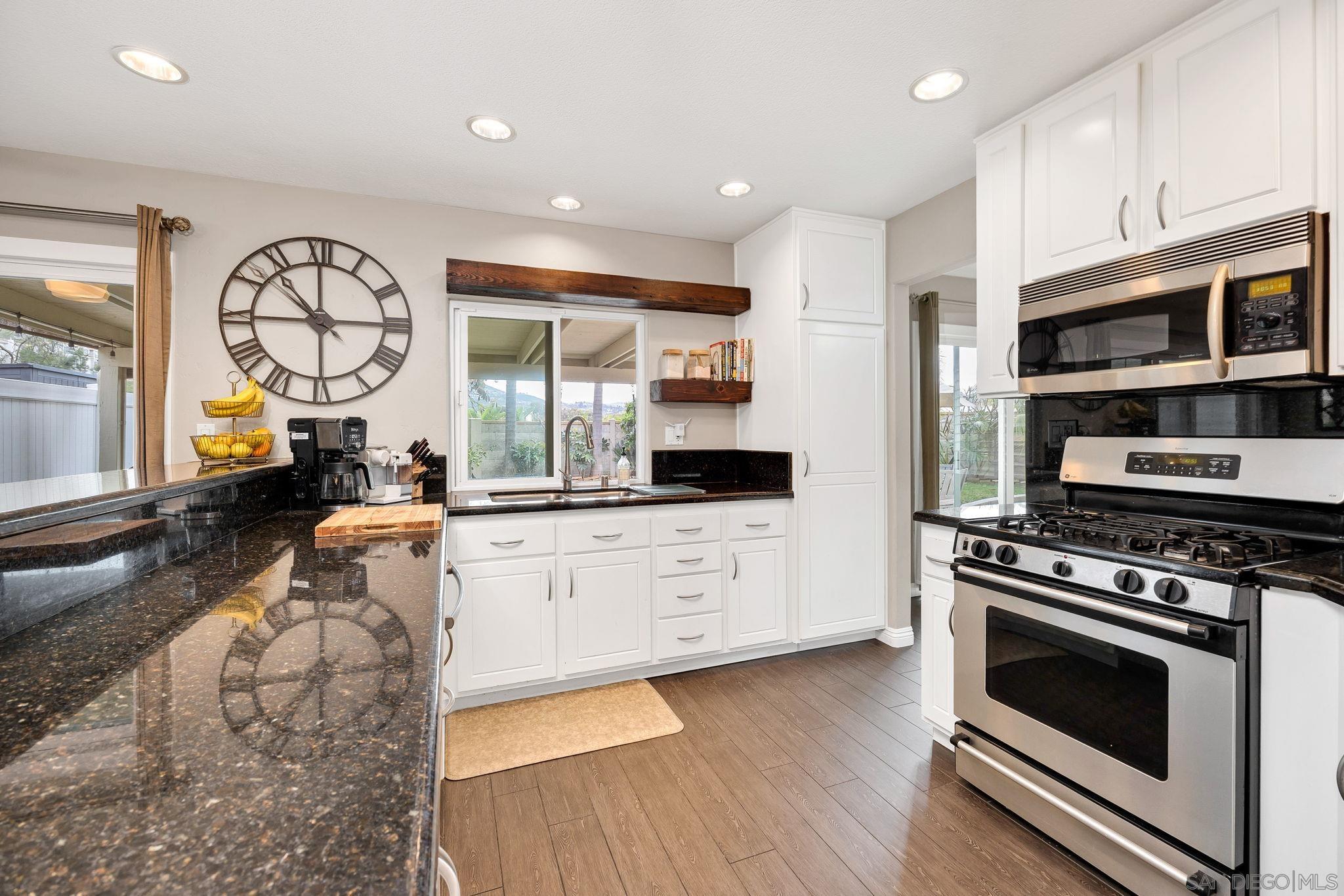 Detail Gallery Image 20 of 38 For 6848  via Verano, Carlsbad,  CA 92009 - 3 Beds | 2/1 Baths