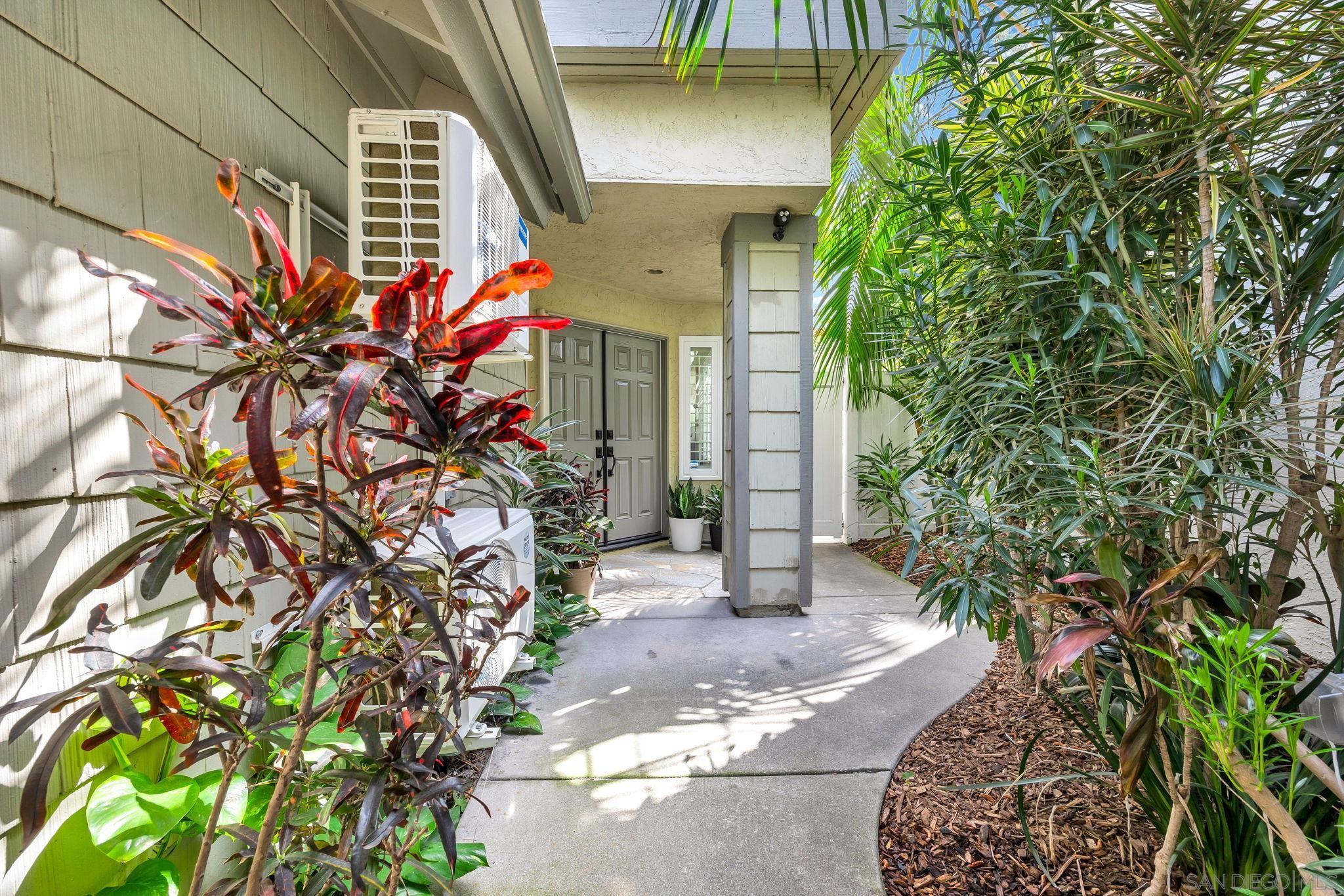 Detail Gallery Image 7 of 38 For 6848  via Verano, Carlsbad,  CA 92009 - 3 Beds | 2/1 Baths