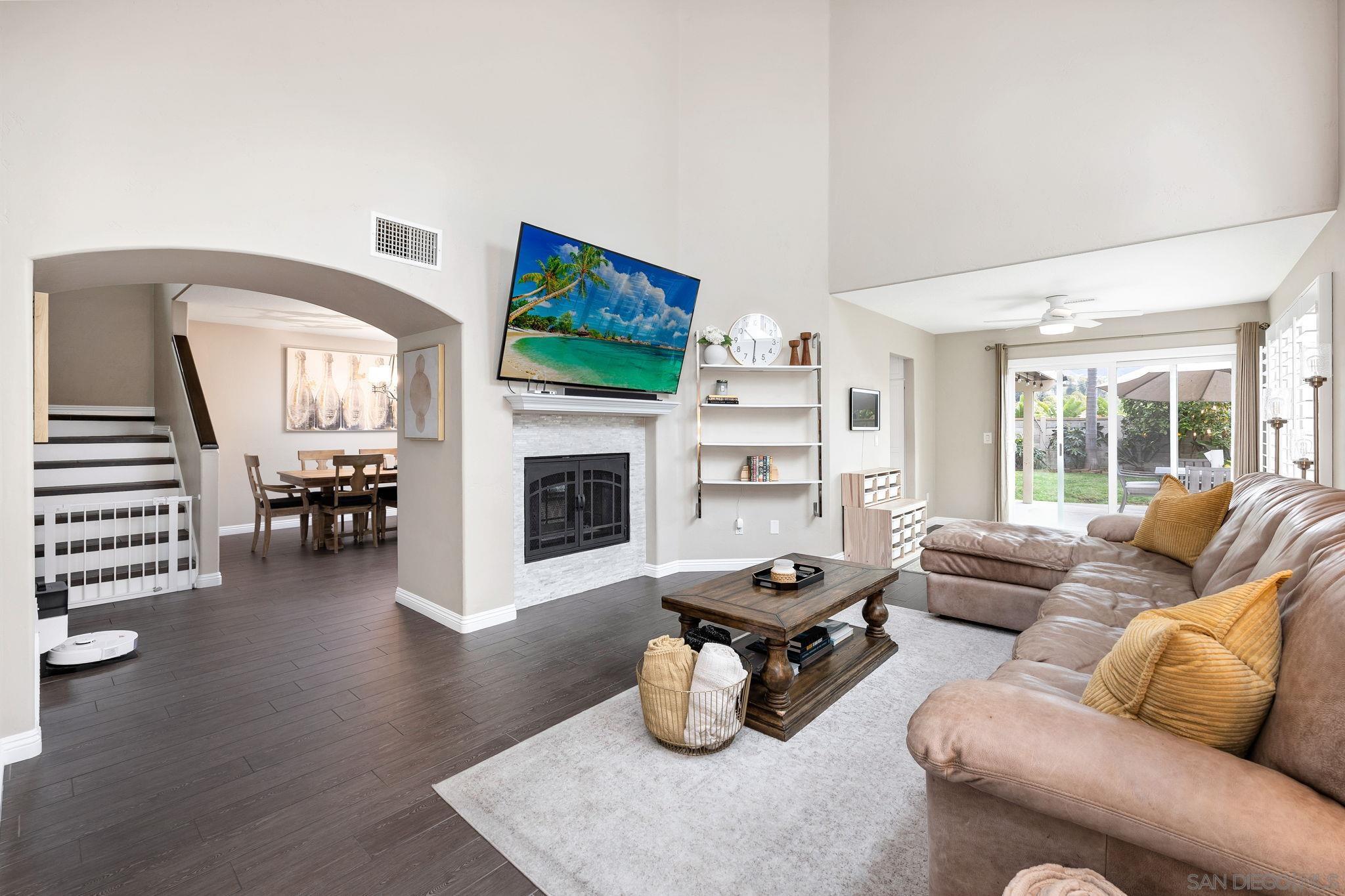 Detail Gallery Image 9 of 38 For 6848  via Verano, Carlsbad,  CA 92009 - 3 Beds | 2/1 Baths
