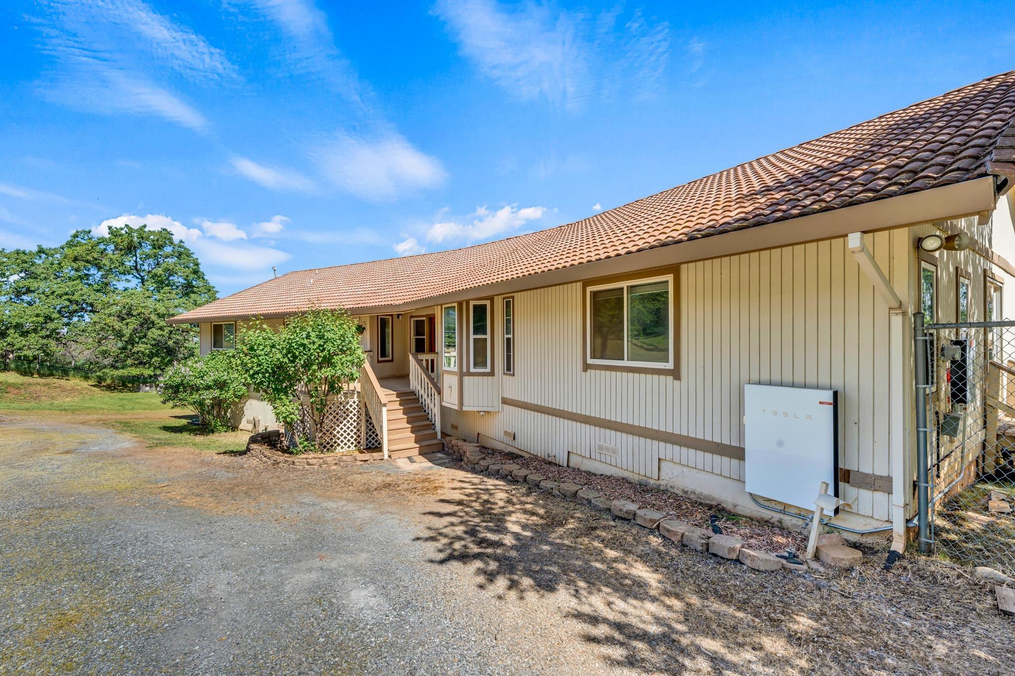 Detail Gallery Image 4 of 67 For 6141  Sarah Burner Ct, Pilot Hill,  CA 95664 - 3 Beds | 2 Baths