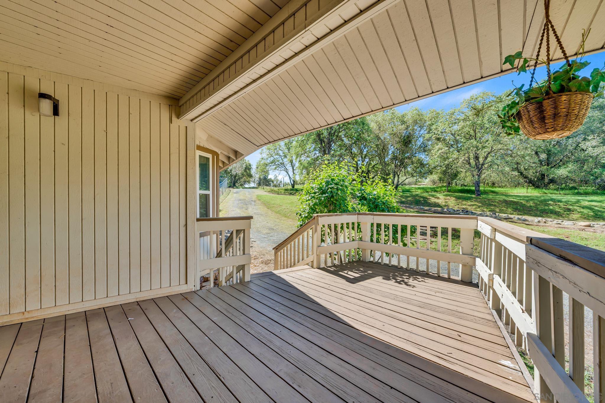 Detail Gallery Image 7 of 67 For 6141  Sarah Burner Ct, Pilot Hill,  CA 95664 - 3 Beds | 2 Baths