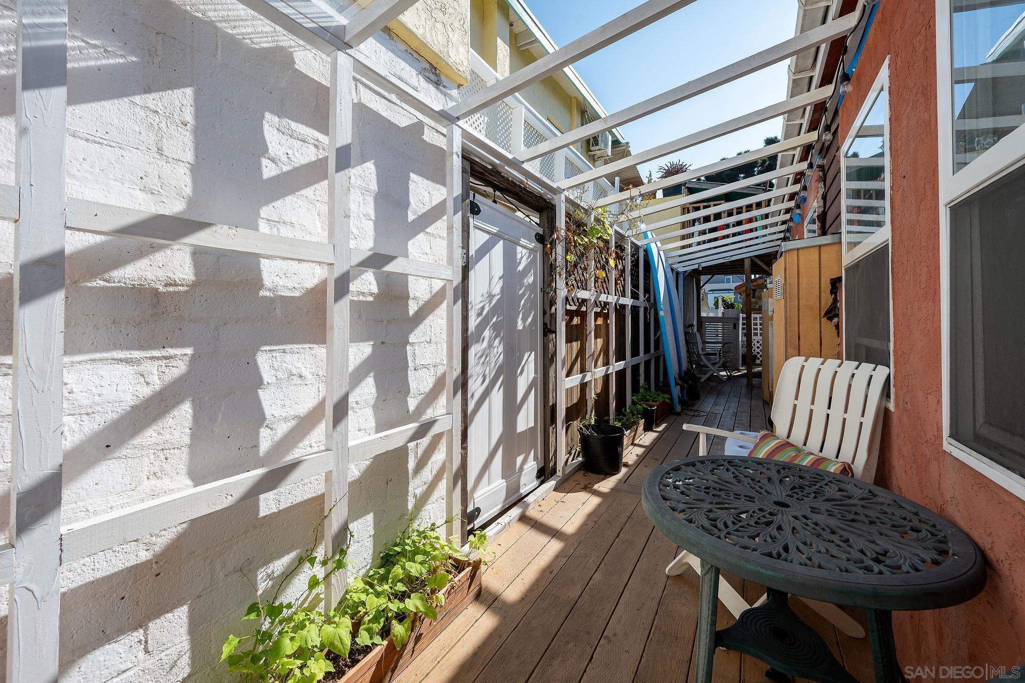 Detail Gallery Image 12 of 35 For 830-832  Pismo Ct, San Diego,  CA 92109 - – Beds | – Baths